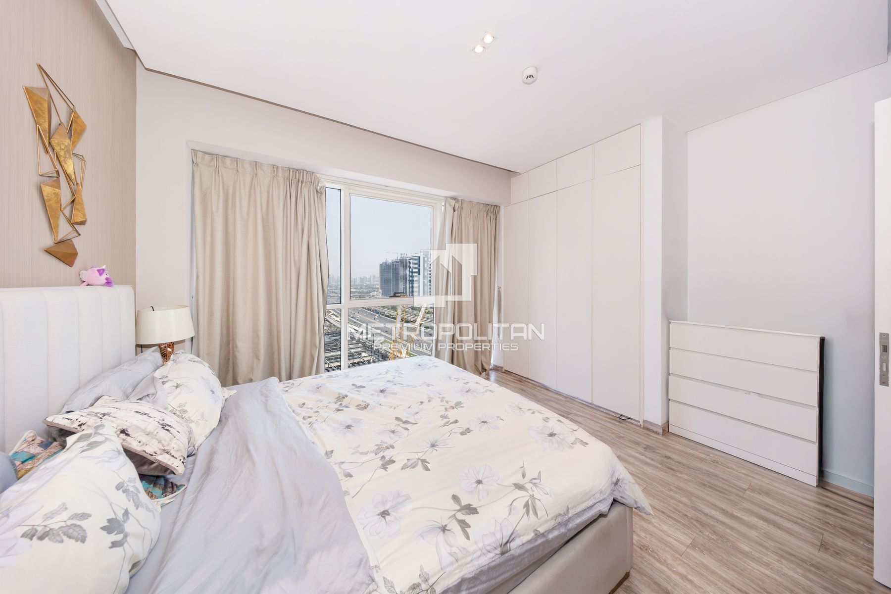 High Floor |  SZR/JLT Skyline Views | Select Group