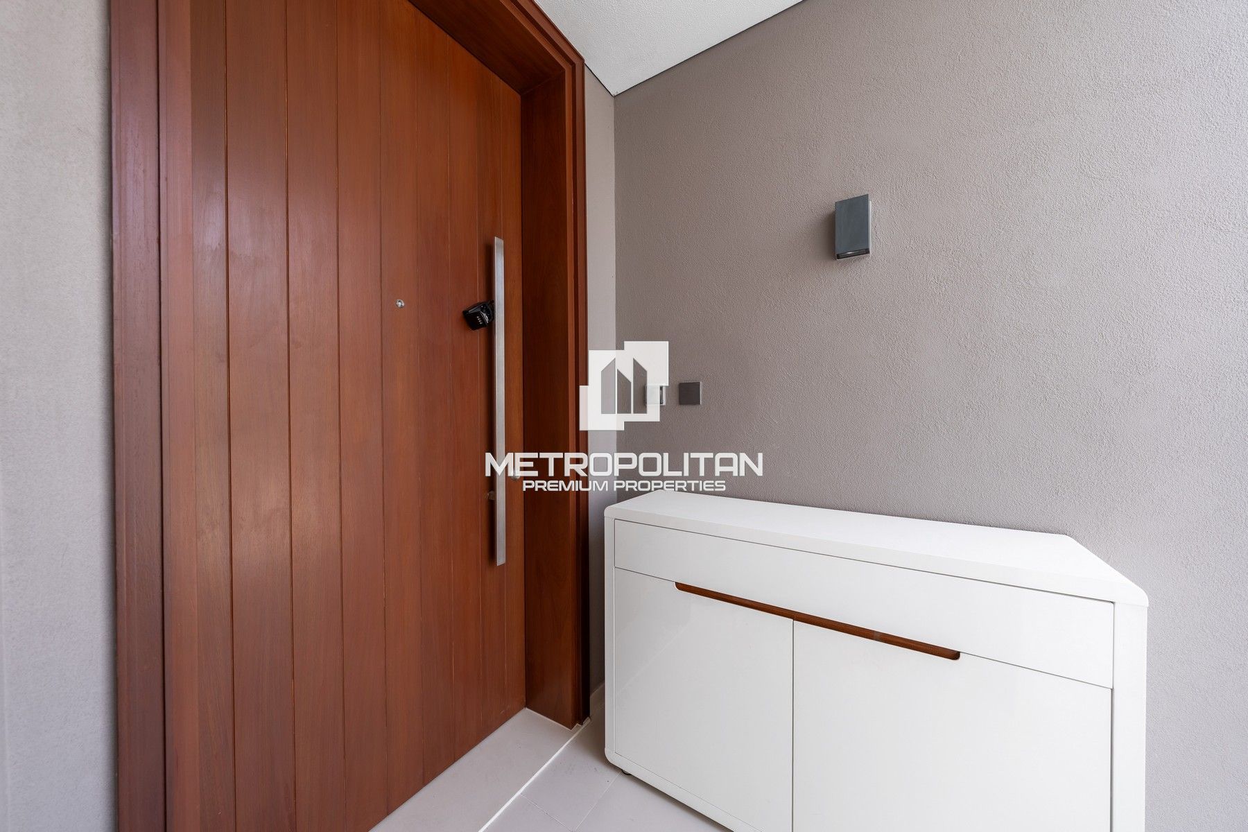 Single Row | Rare Corner Location | Furnished