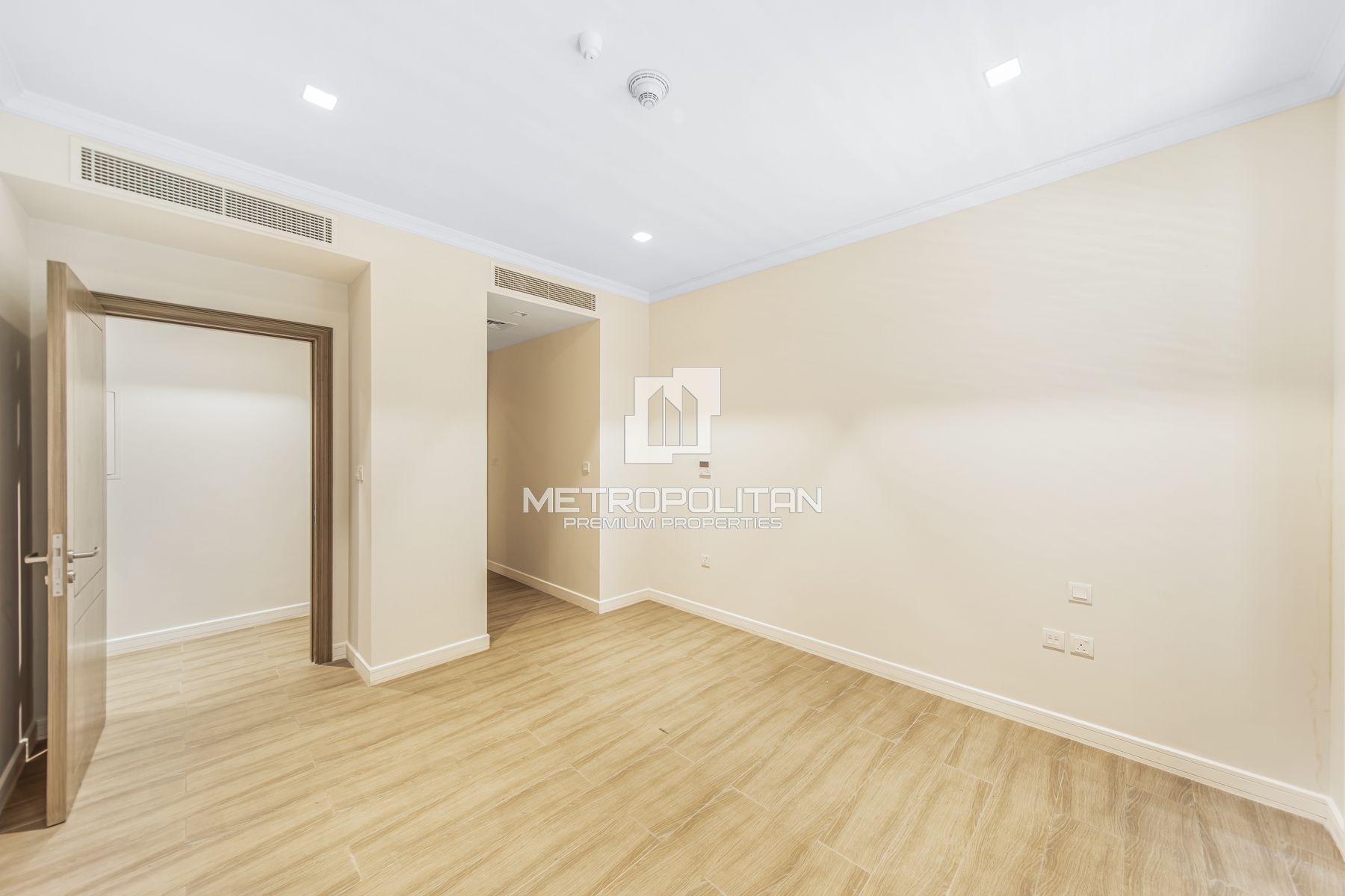 3BR + Extra Room| Panoramic Sea View| Luxury Villa