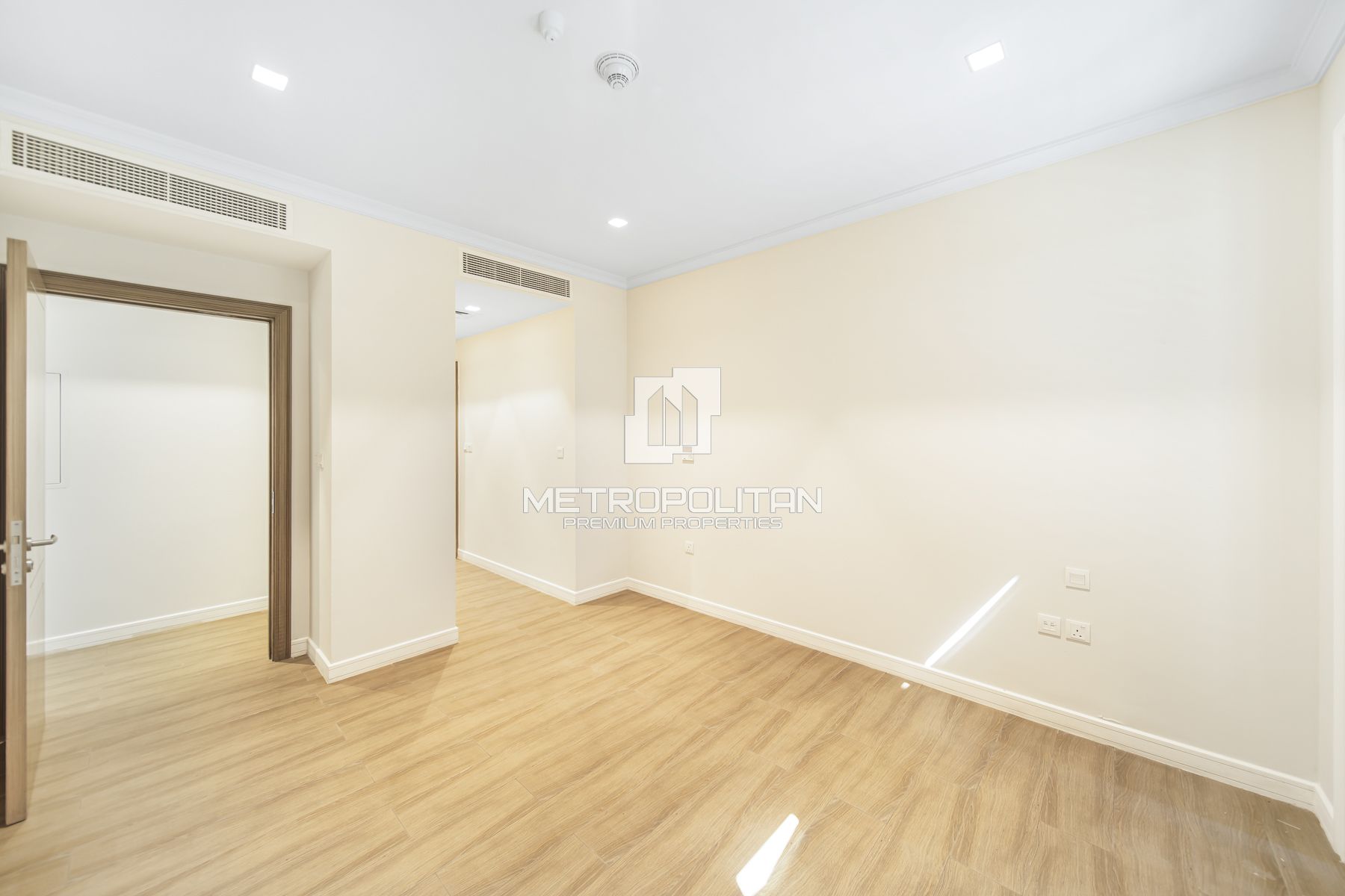 3BR + Extra Room| Panoramic Sea View| Luxury Villa