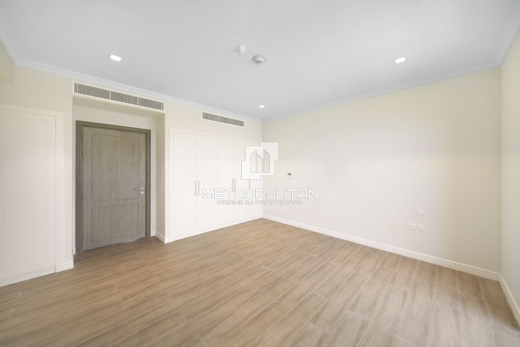 3BR + Extra Room| Panoramic Sea View| Luxury Villa