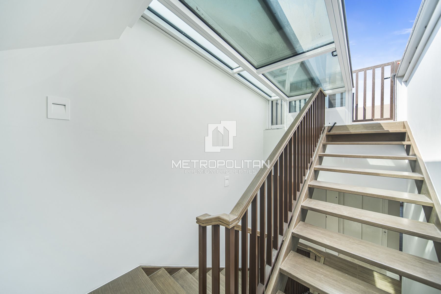 3BR + Extra Room| Panoramic Sea View| Luxury Villa