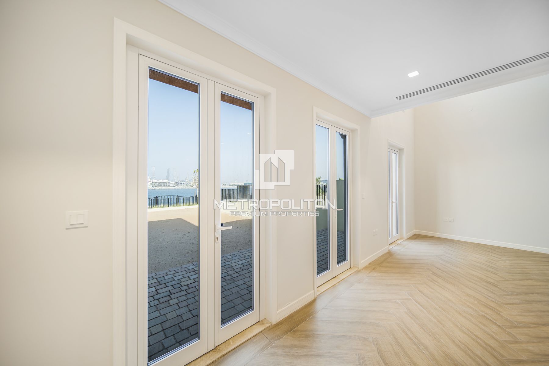 3BR + Extra Room| Panoramic Sea View| Luxury Villa