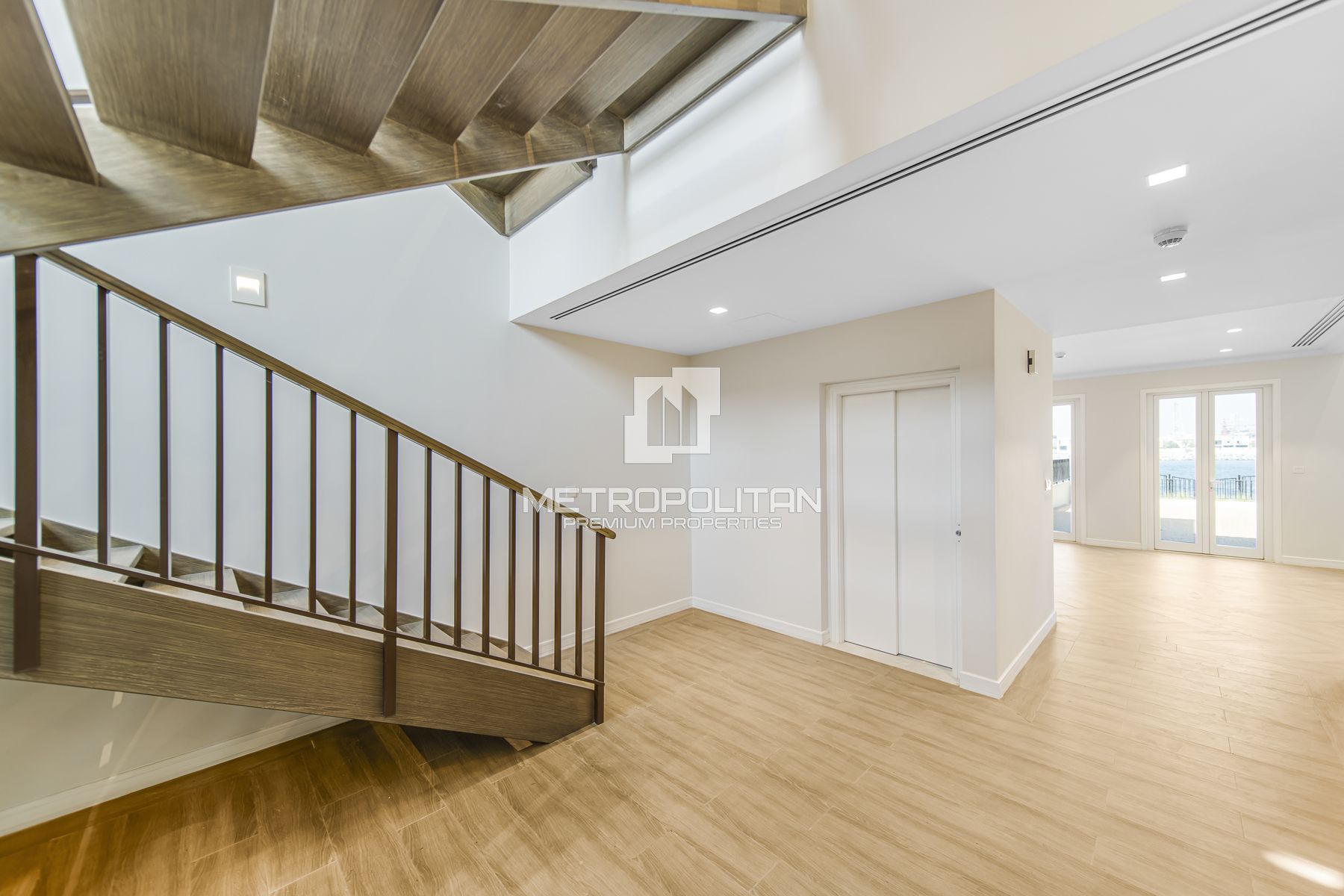3BR + Extra Room| Panoramic Sea View| Luxury Villa