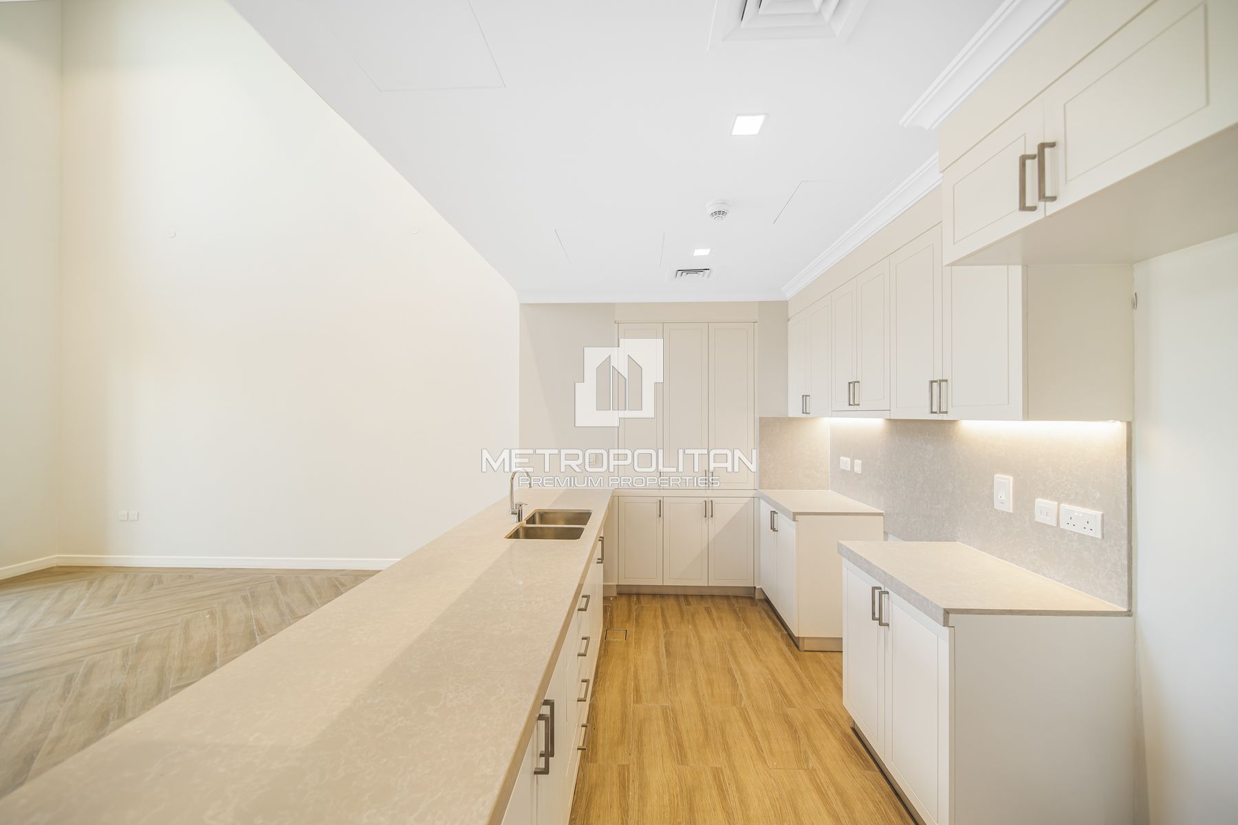 3BR + Extra Room| Panoramic Sea View| Luxury Villa