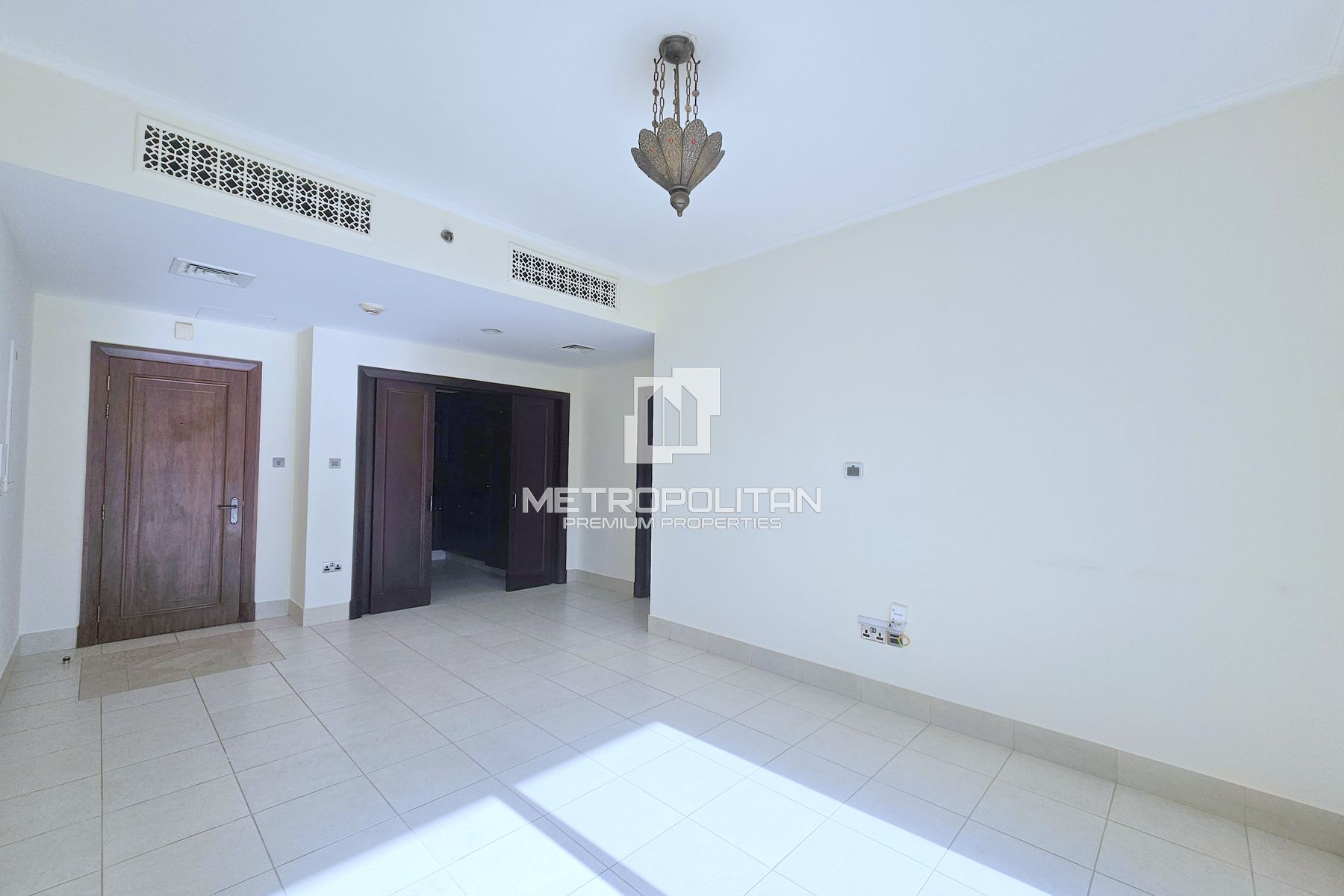 Bright Apartment | Well Maintained |Greenery Views
