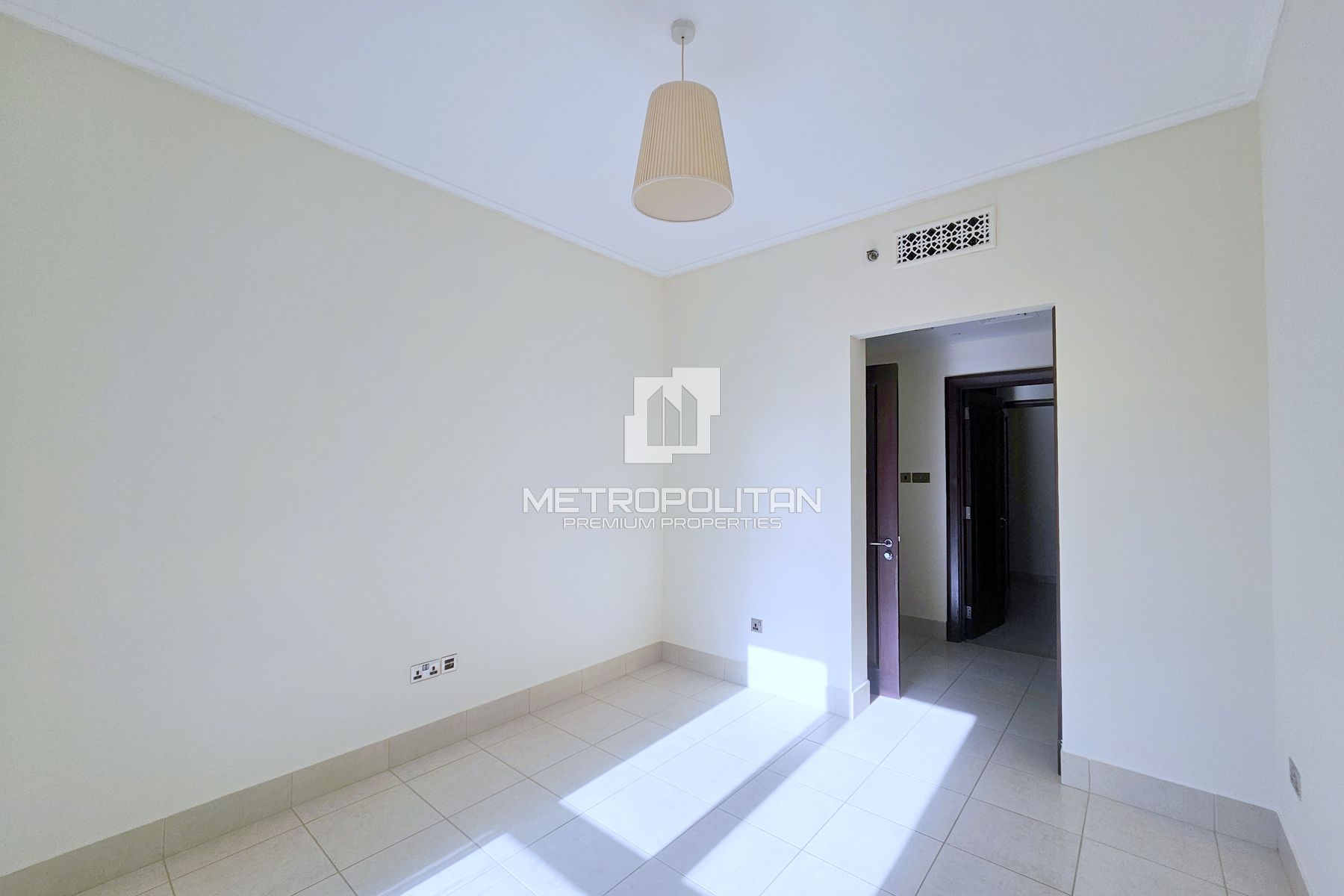 Bright Apartment | Well Maintained |Greenery Views