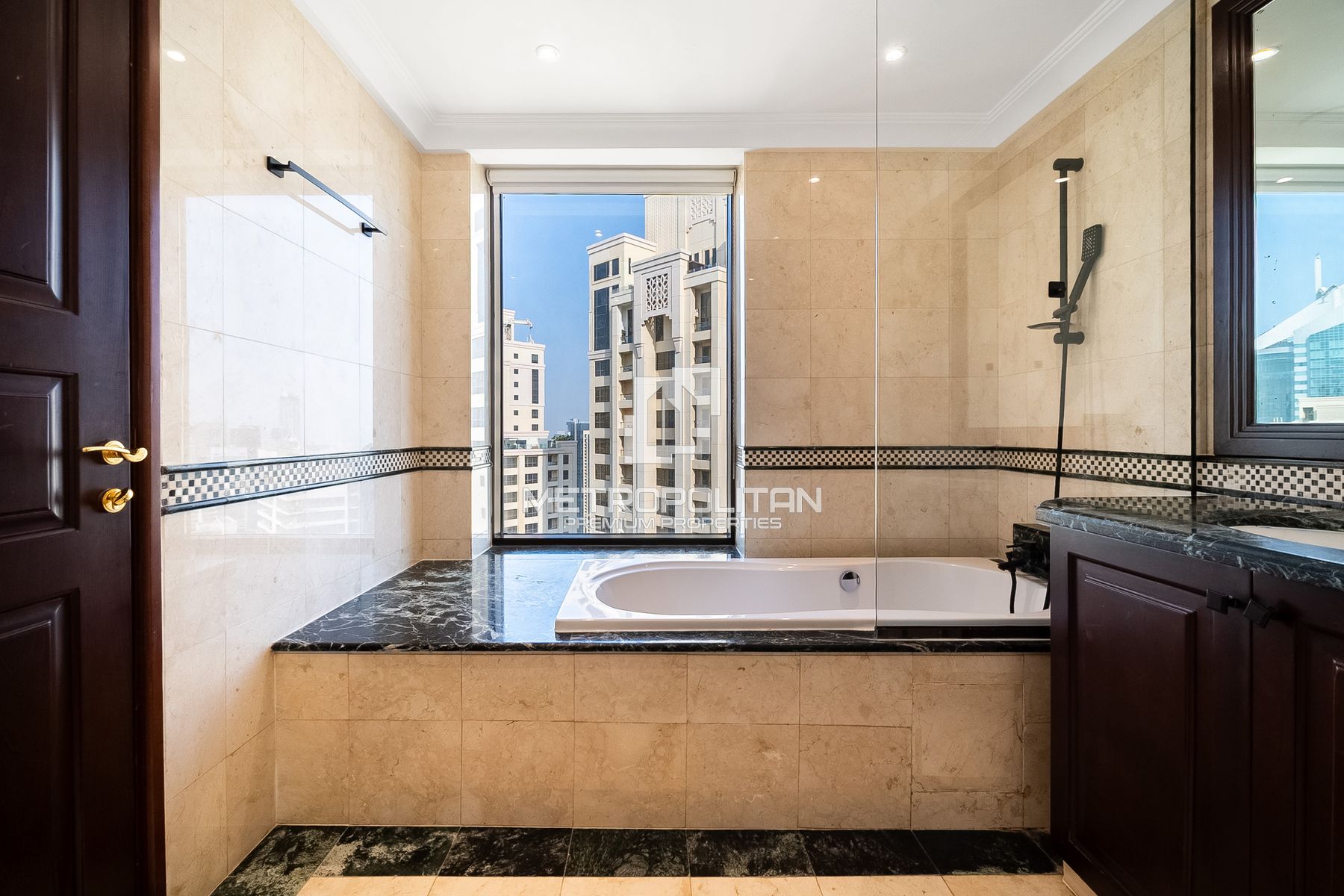 Exquisite 4BR Duplex Penthouse| Ain & Skyline View