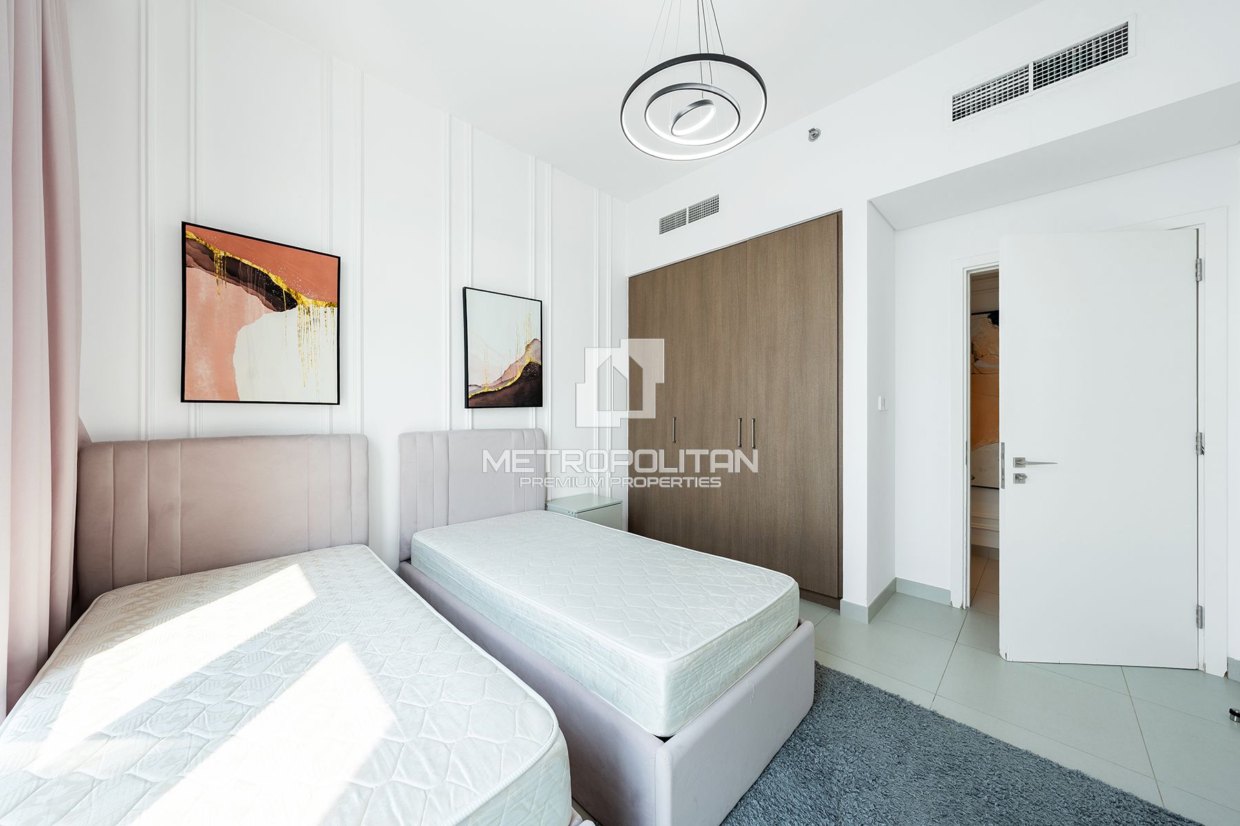 Best Priced | Vacant | Upgraded with Skyline View