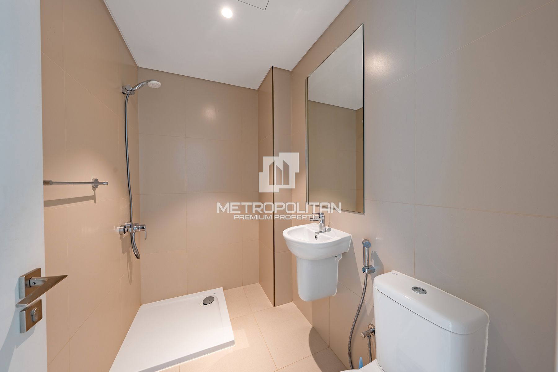 Best Priced | Vacant | Upgraded with Skyline View