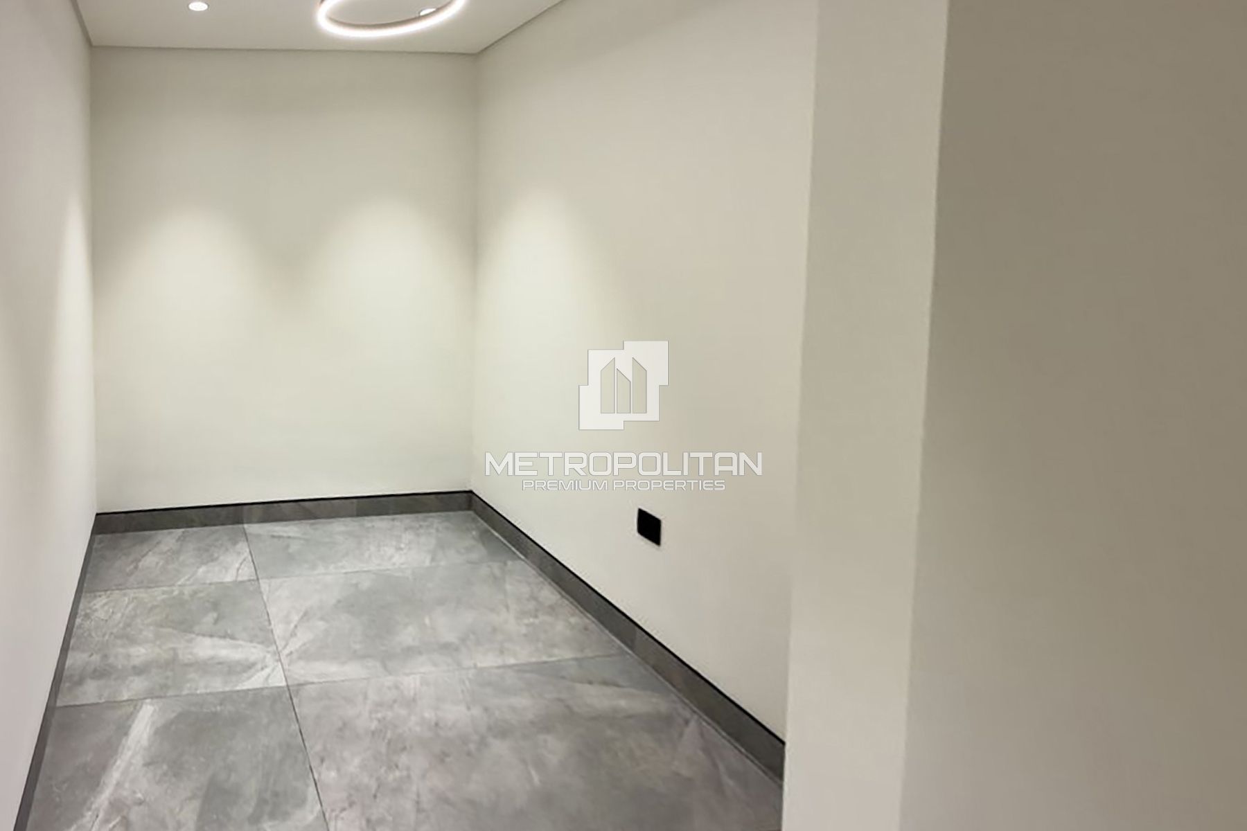 Luxury Finish | 1 BED plus Study | Brand New