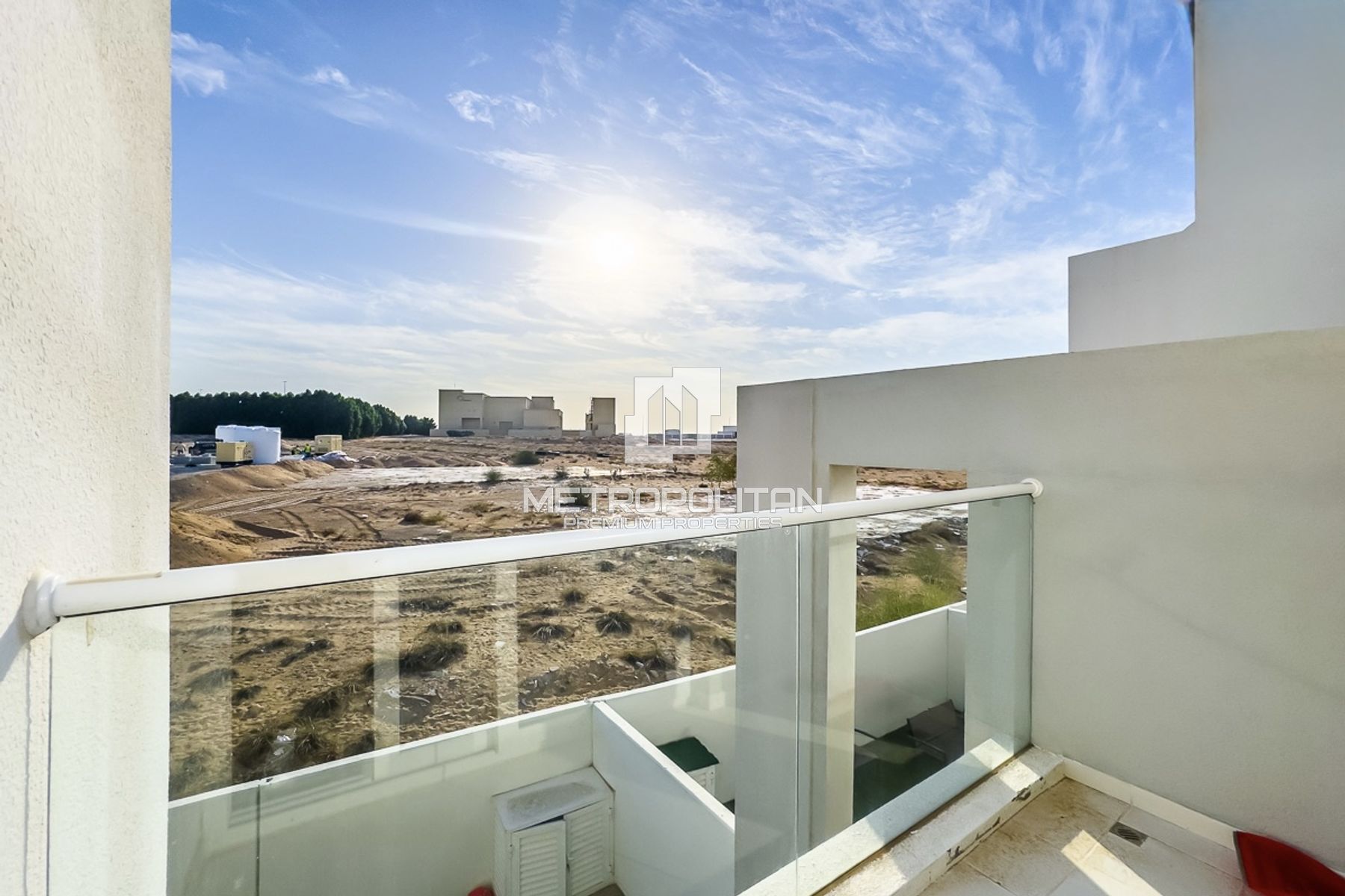 Corner | Single Row | Vacant | Spacious Layout