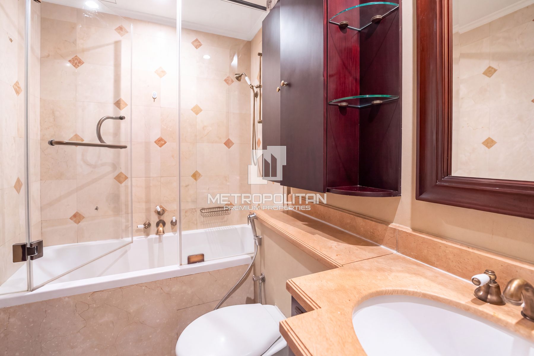 Separate Dining |Burj views| Corner Private Garden
