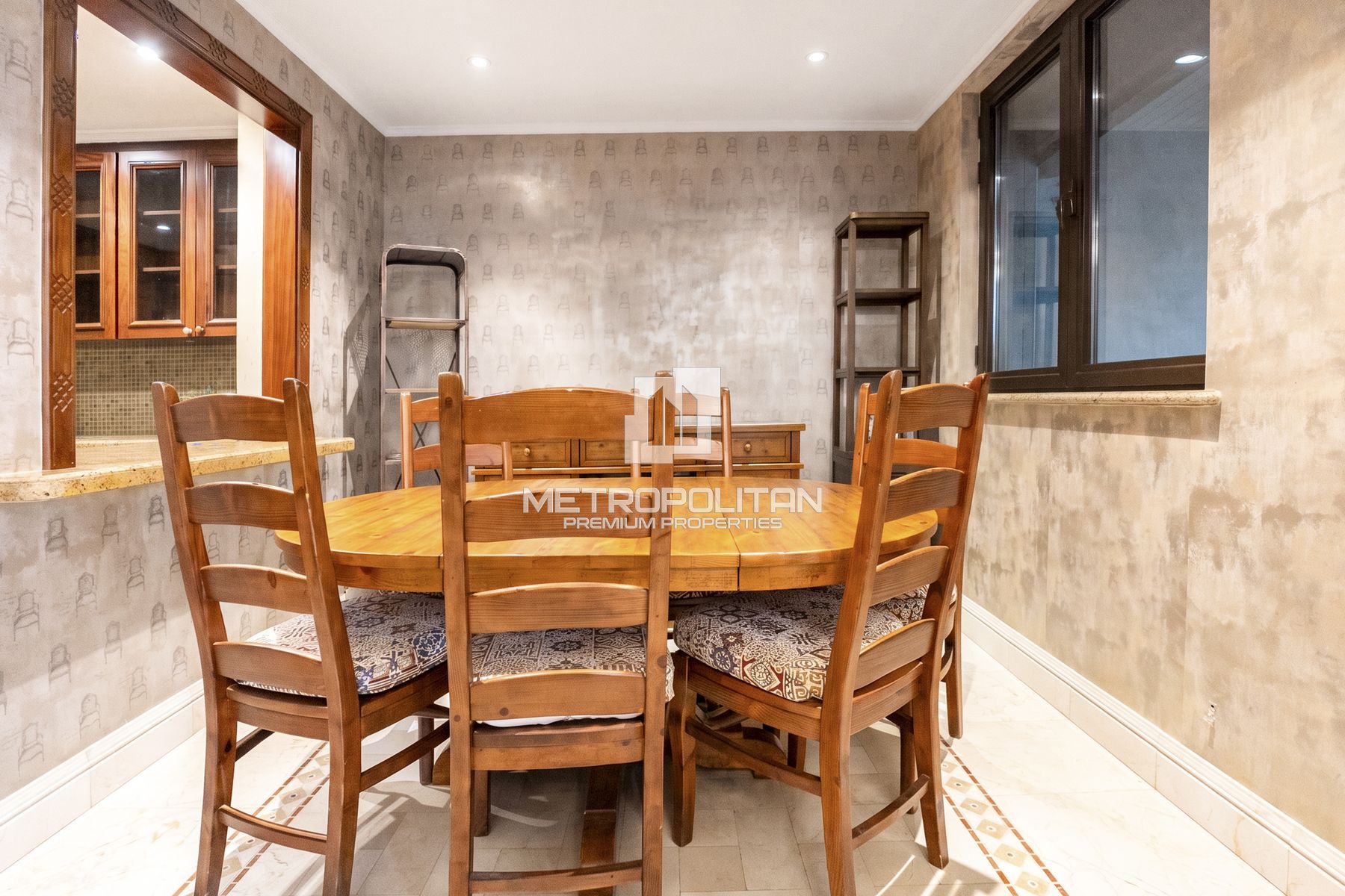 Separate Dining |Burj views| Corner Private Garden