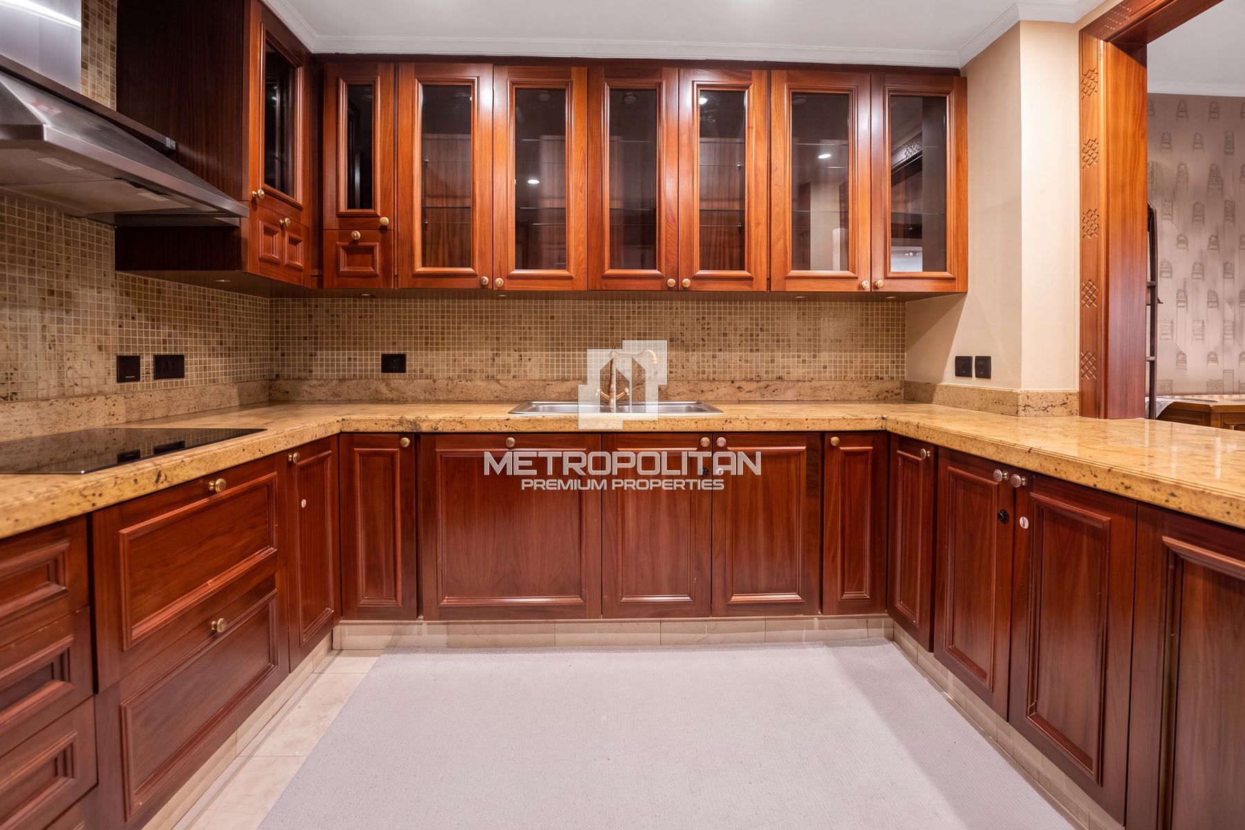 Separate Dining |Burj views| Corner Private Garden