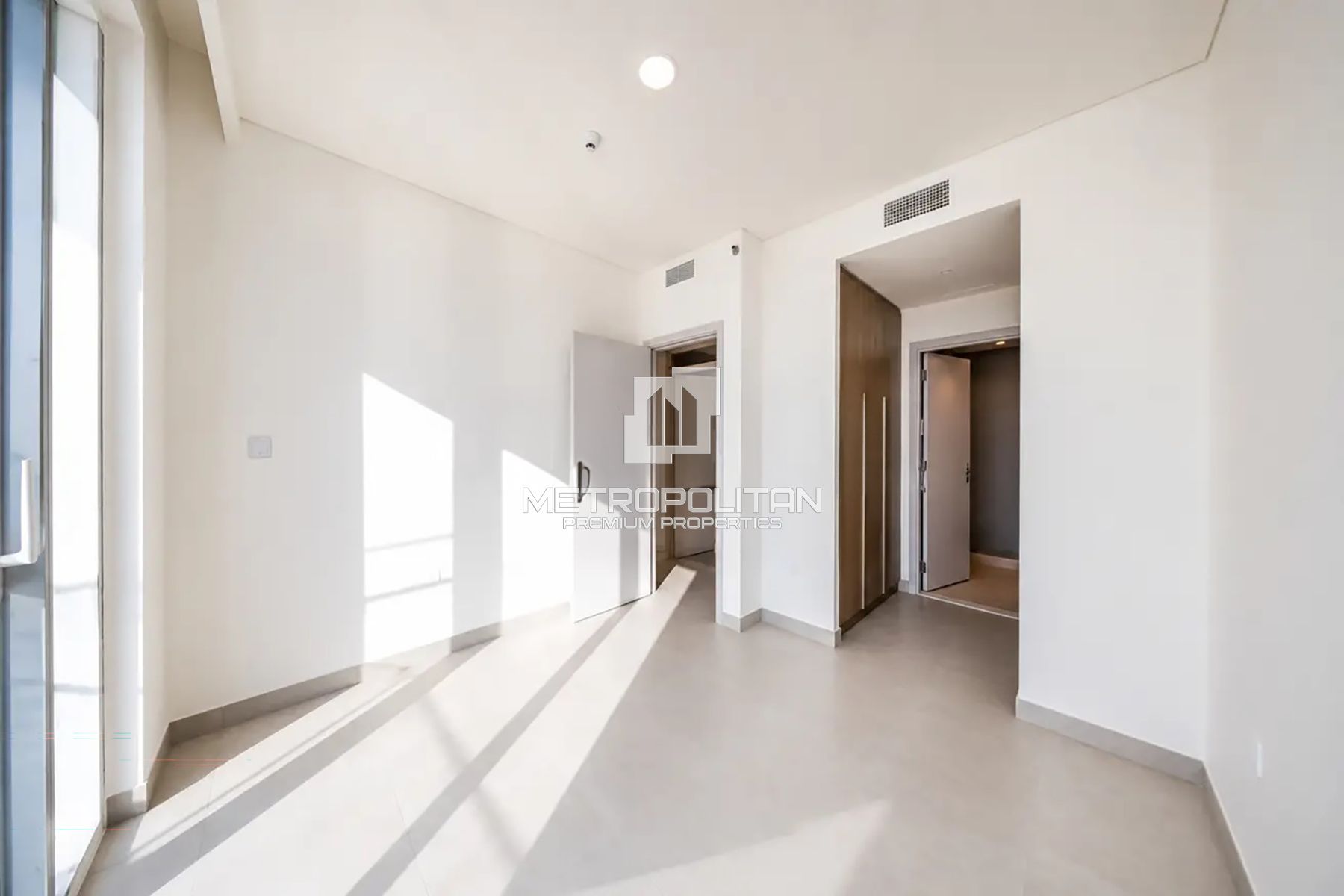 High Floor Unit | Direct Beach Access | Sea View