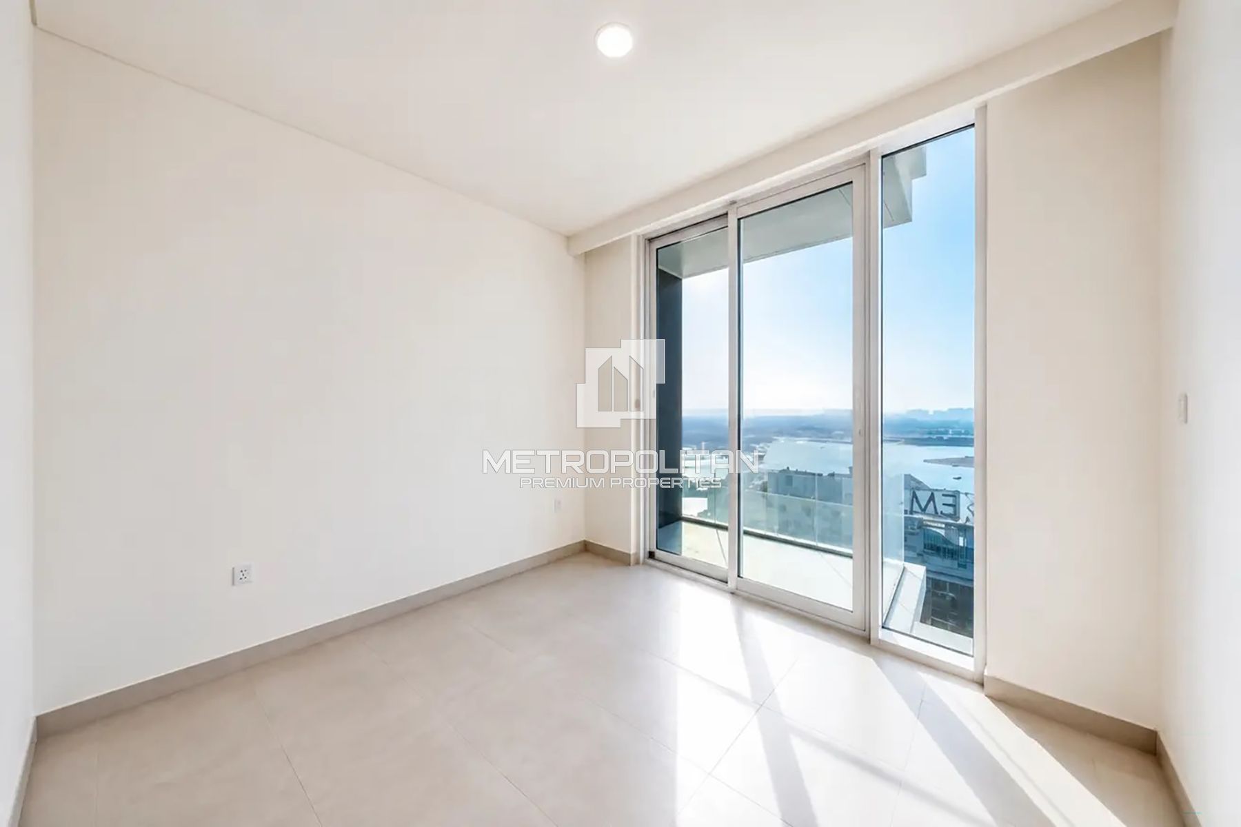 High Floor Unit | Direct Beach Access | Sea View
