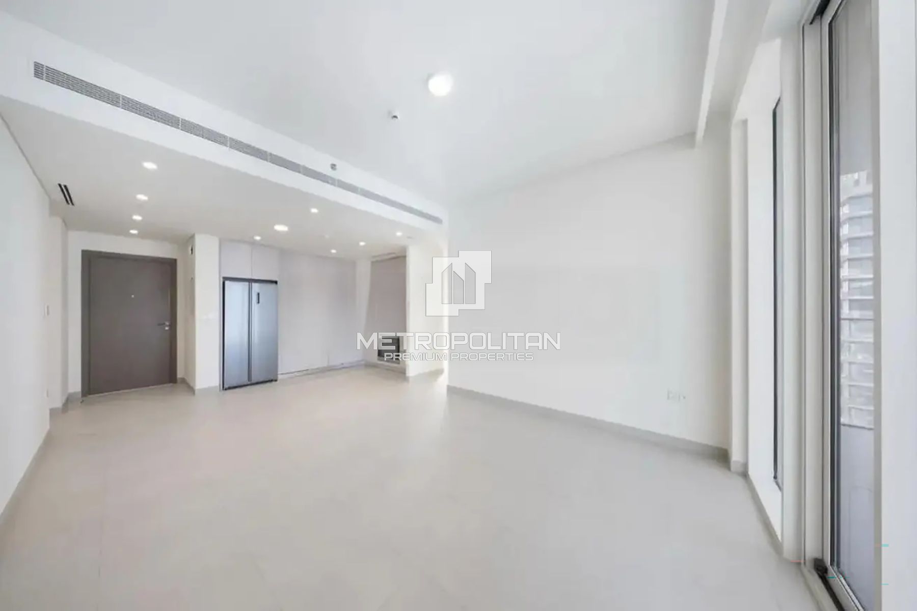 High Floor Unit | Direct Beach Access | Sea View
