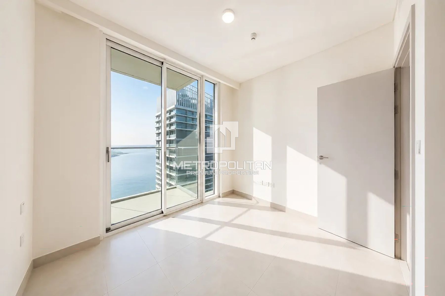 High Floor Unit | Direct Beach Access | Sea View