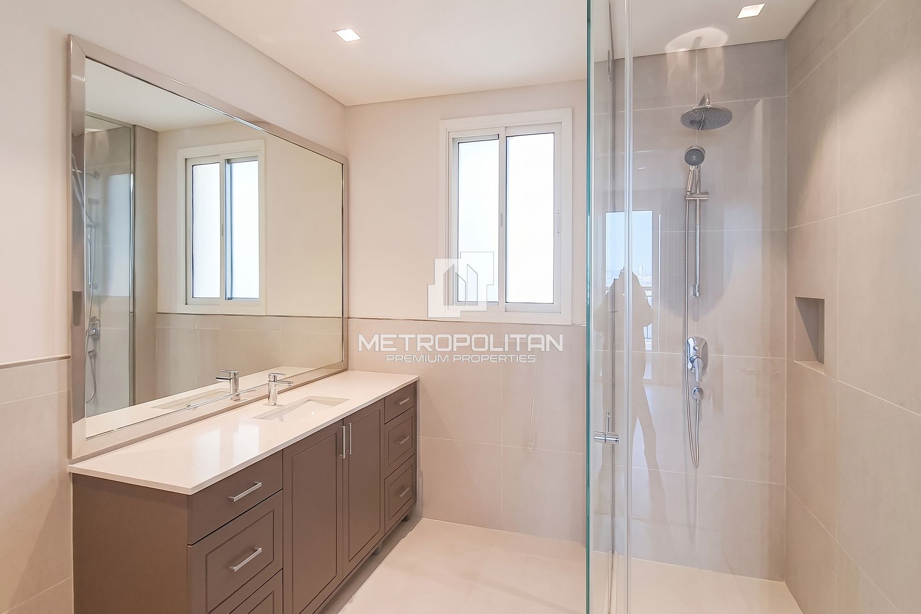 Seafront 5 Bed Villa | Prime Location | Best Price