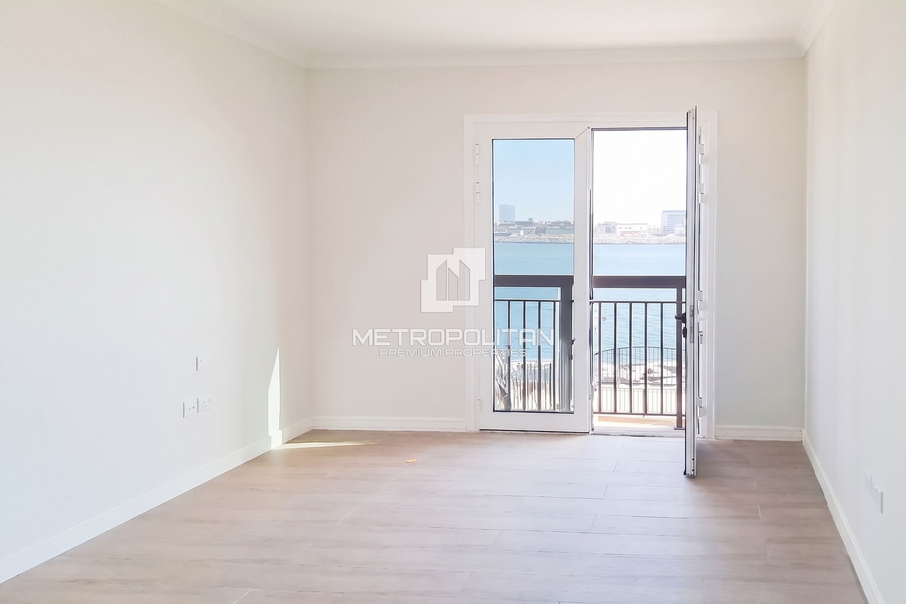 Seafront 5 Bed Villa | Prime Location | Best Price