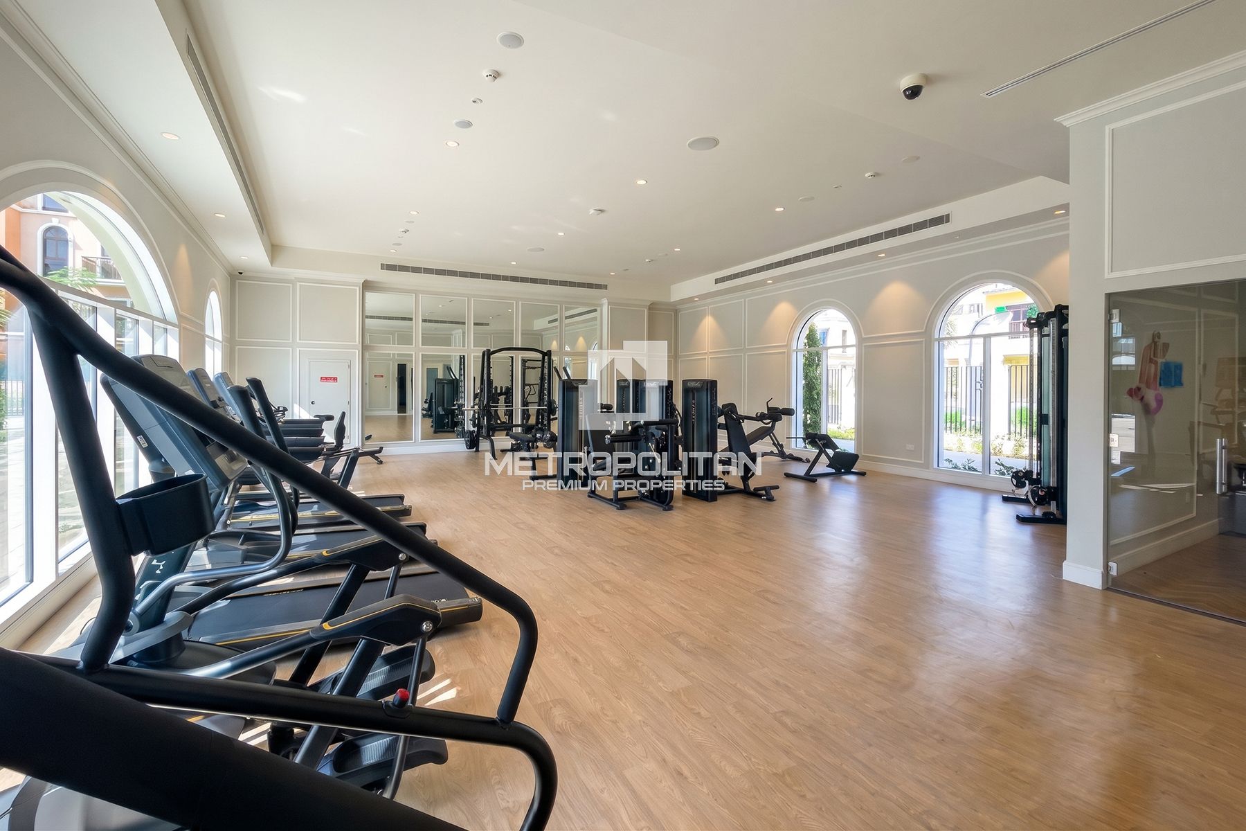 Seafront 5 Bed Villa | Prime Location | Best Price