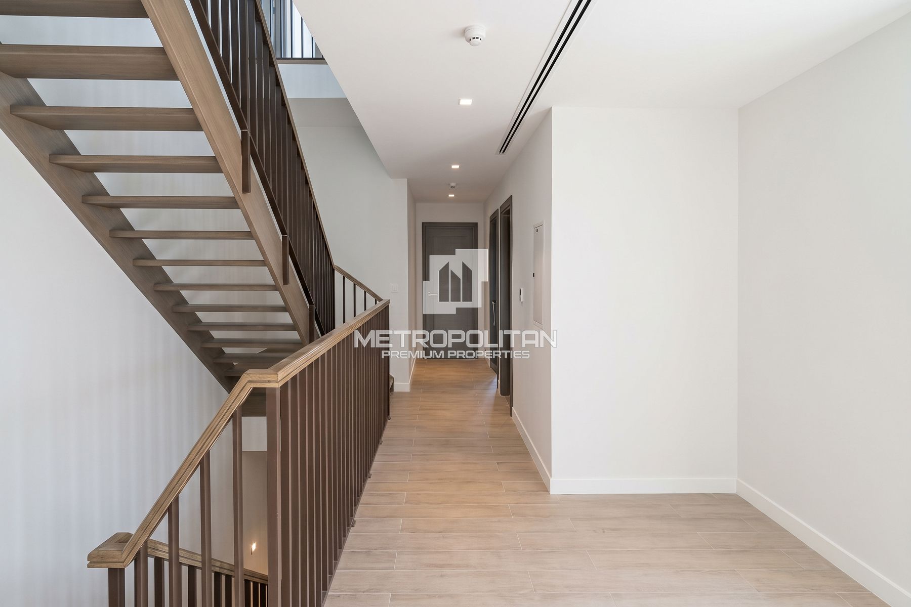 5BR Townhouse for Sale in Sur La Mer, Jumeirah - MPS-52683