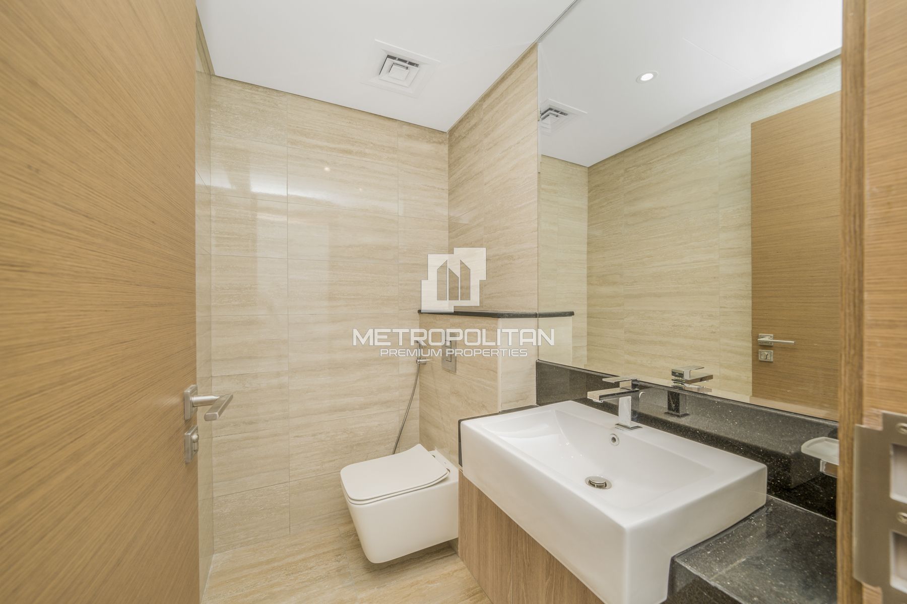 Waterfront Luxury | Full Canal View | High Floor