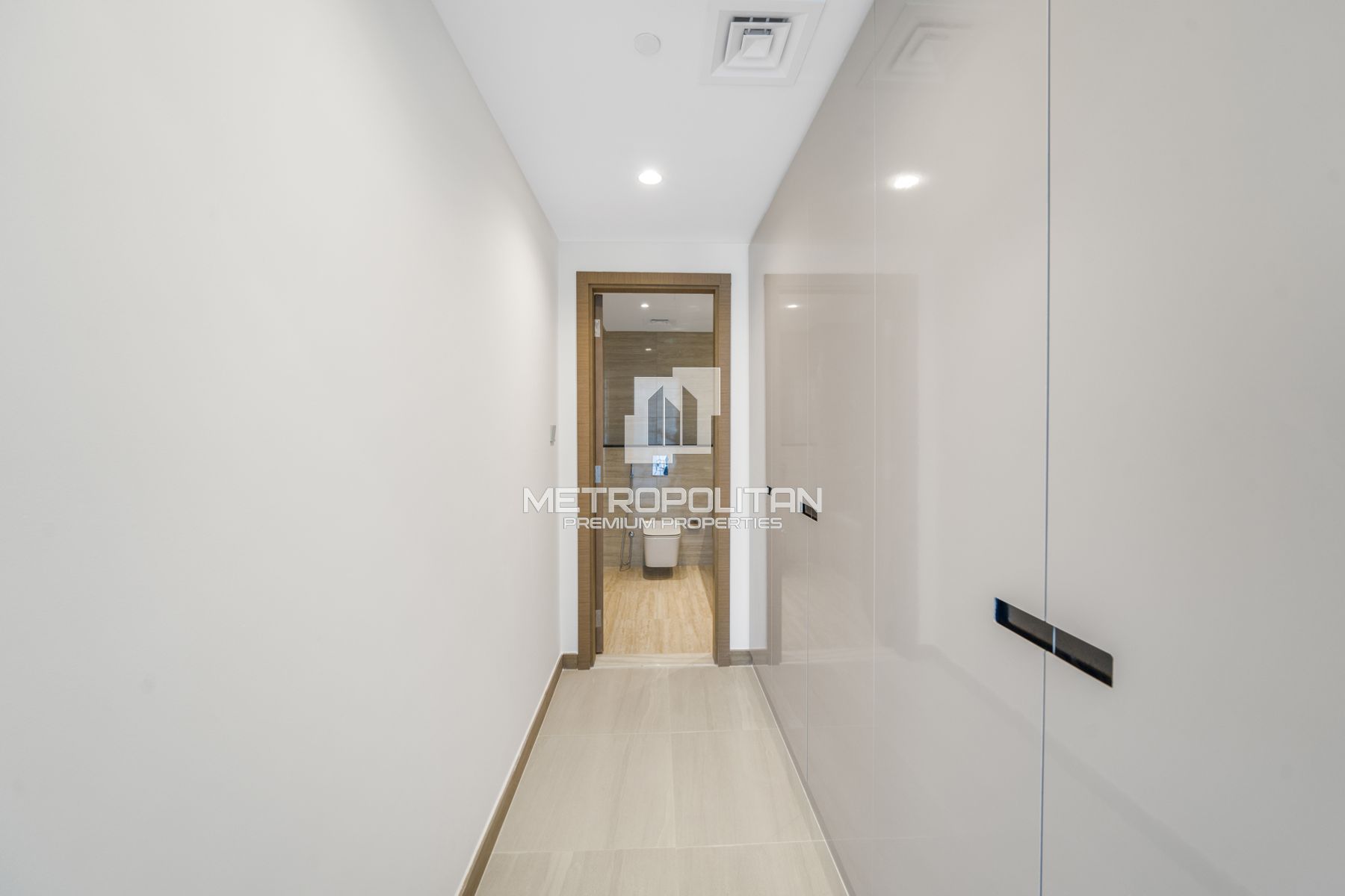 Waterfront Luxury | Full Canal View | High Floor