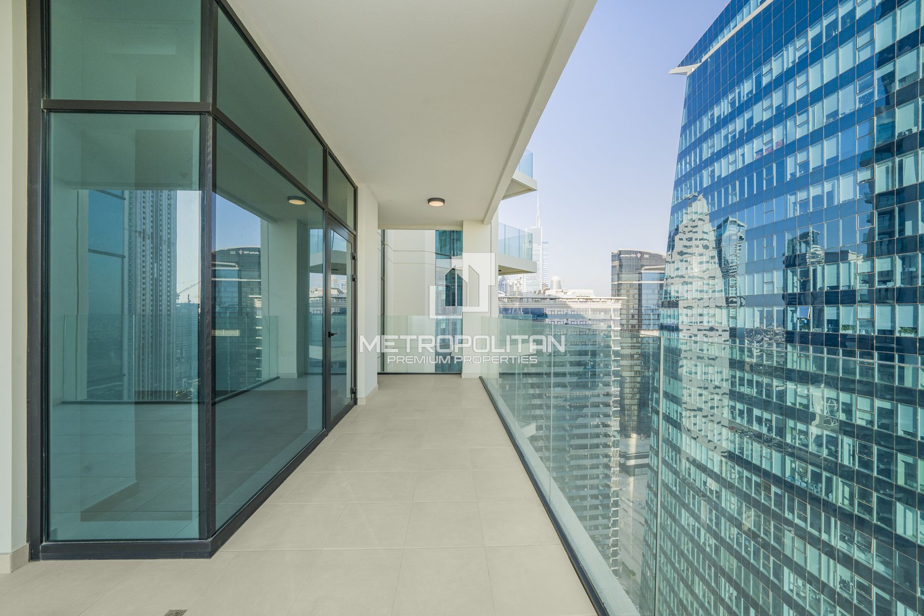 Waterfront Luxury | Full Canal View | High Floor