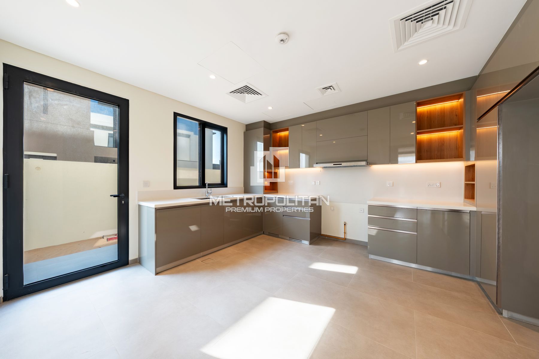 5BR Villa for Sale in Jebel Ali Village Villas, Jebel Ali - MPS-52747