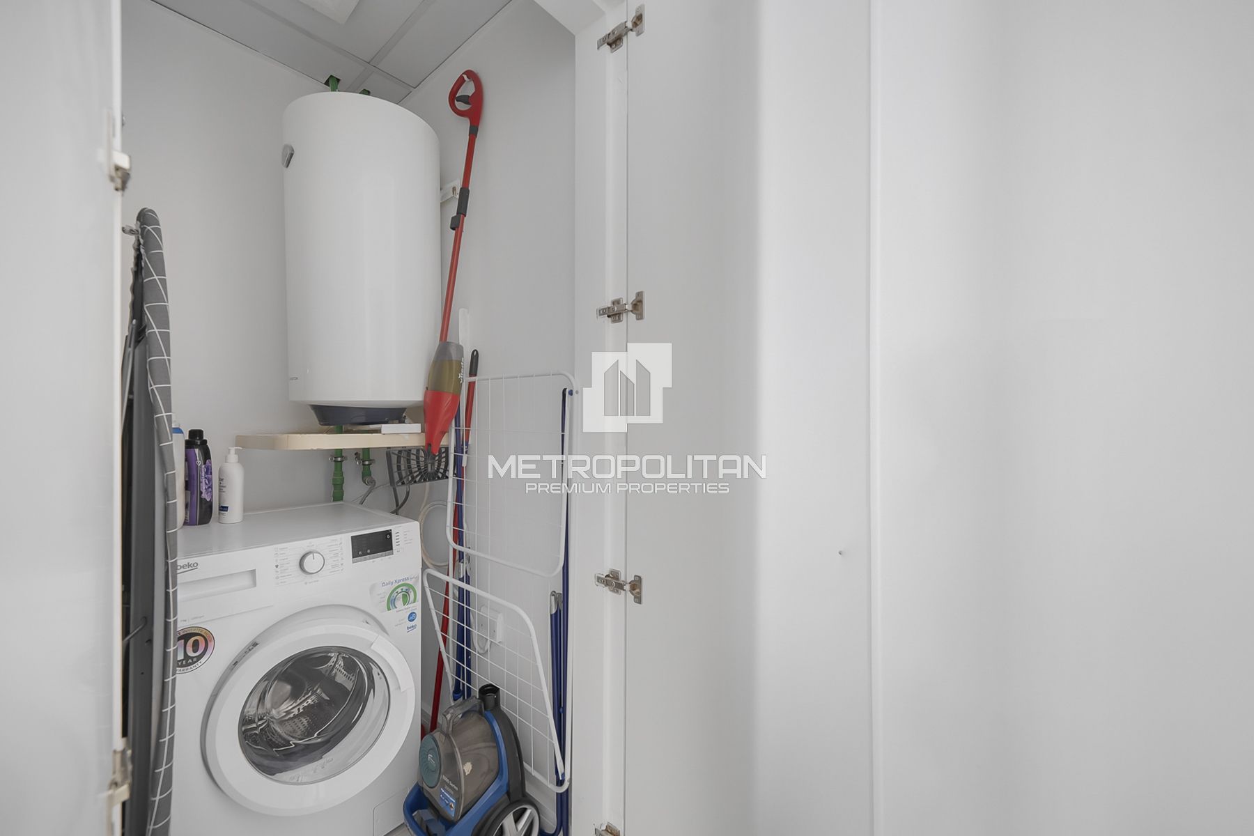 Fully Upgraded and Furnished | Mid-Floor