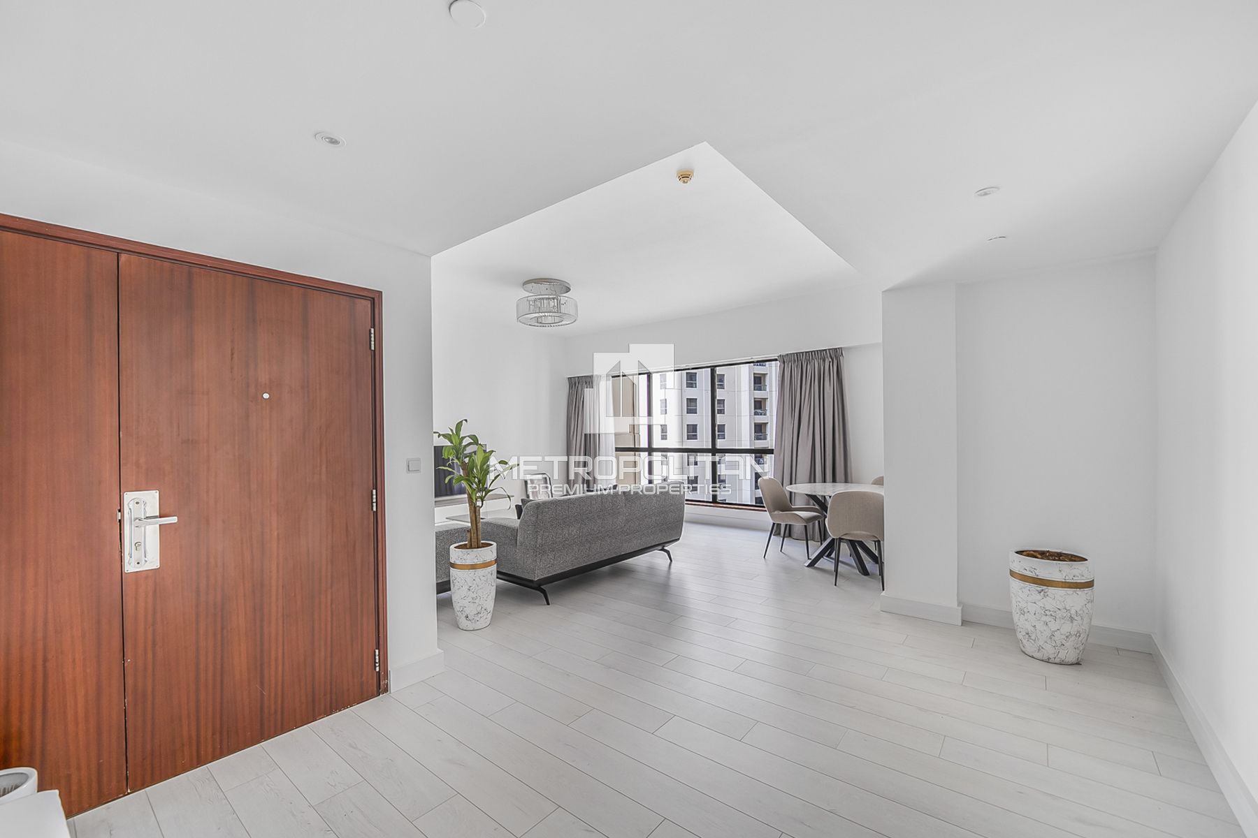 Fully Upgraded and Furnished | Mid-Floor