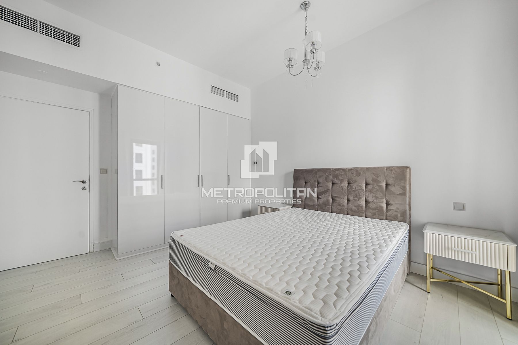 Fully Upgraded and Furnished | Mid-Floor