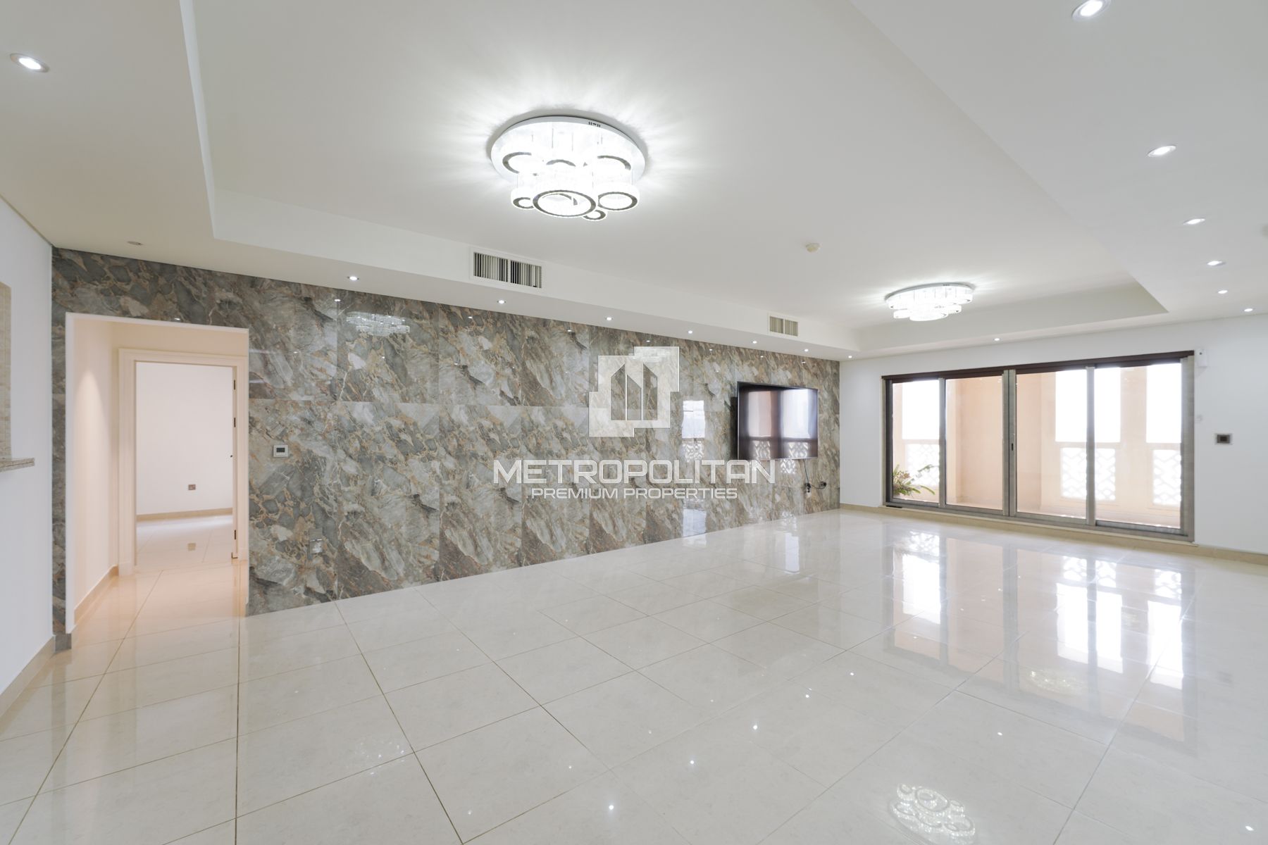 شقة للإيجار في Balqis Residence 2، Palm Jumeirah - MR-2001