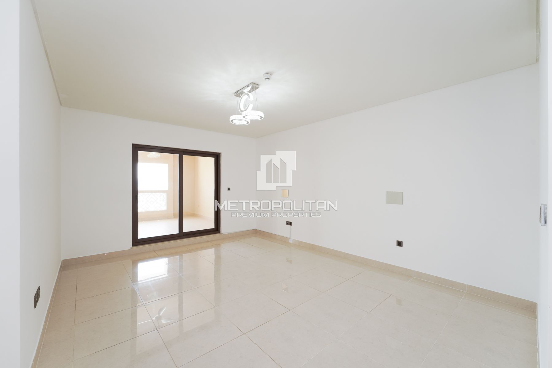 Spacious | Unfurnished | Beach | Palm View| Vacant