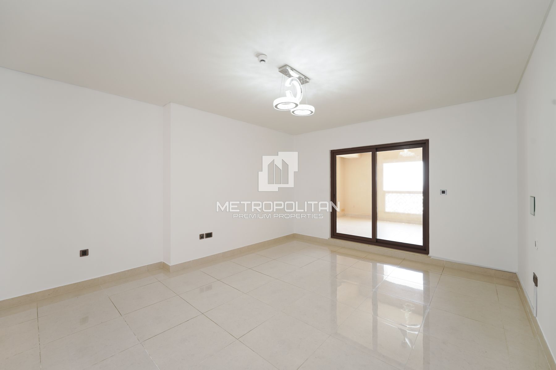 Spacious | Unfurnished | Beach | Palm View| Vacant