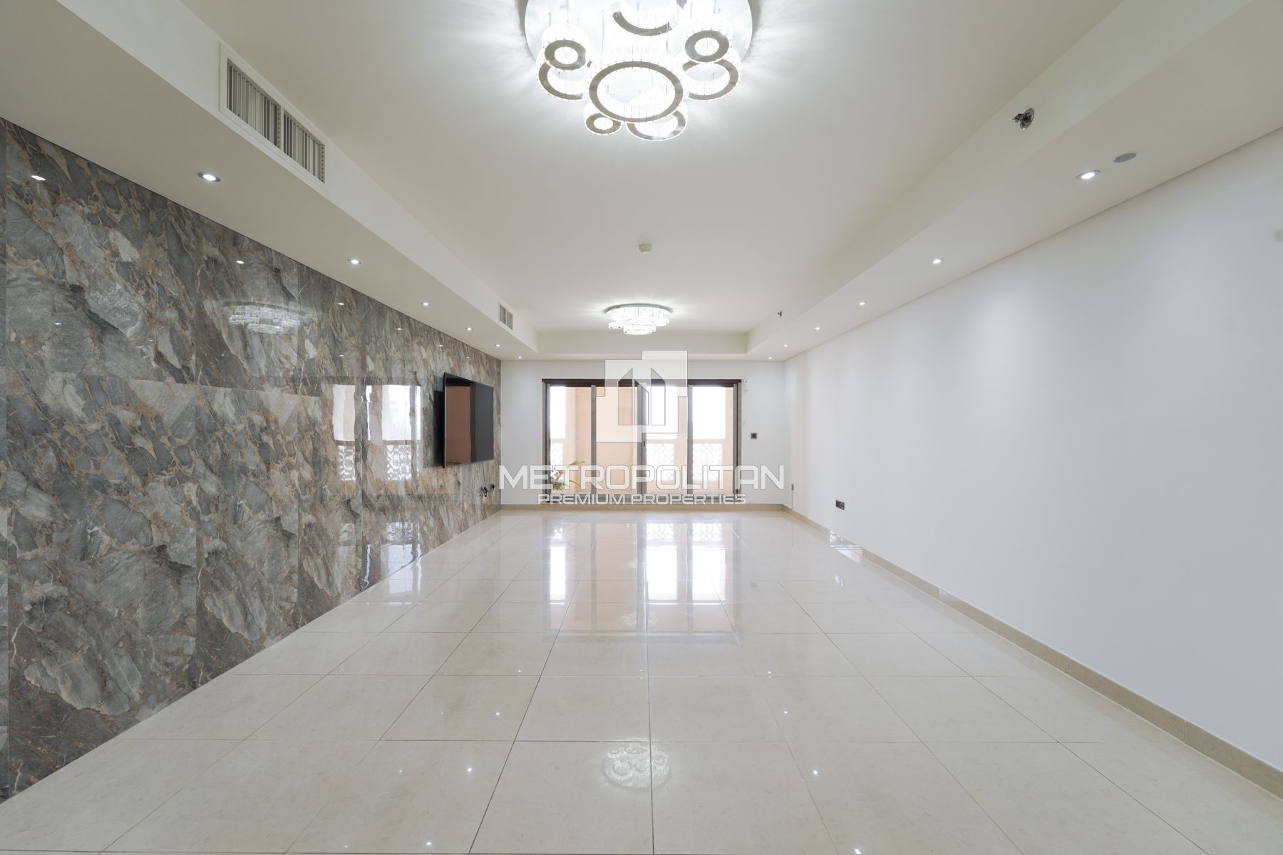 شقة للإيجار في Balqis Residence 2، Palm Jumeirah - MR-2001