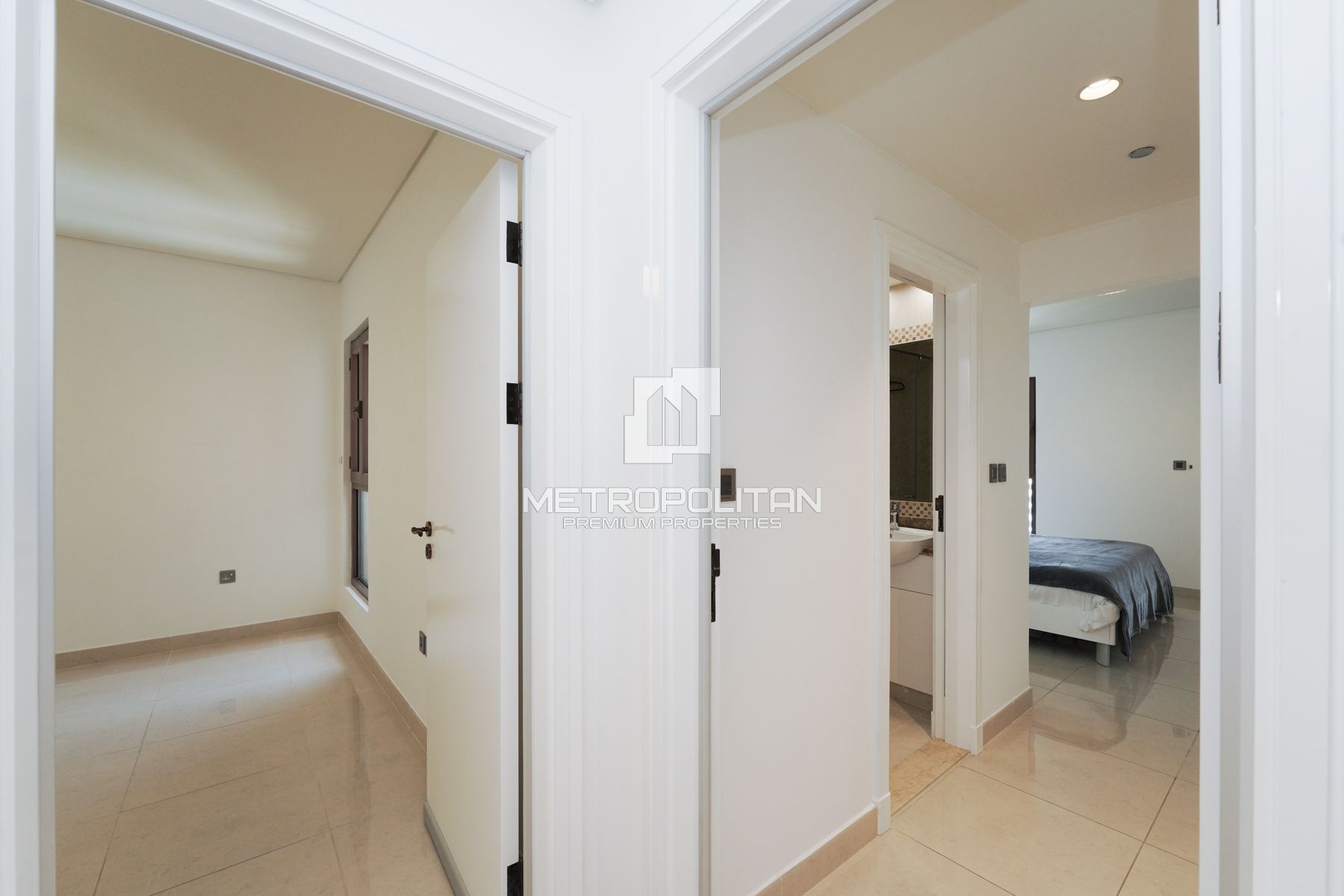 Spacious | Unfurnished | Beach | Palm View| Vacant