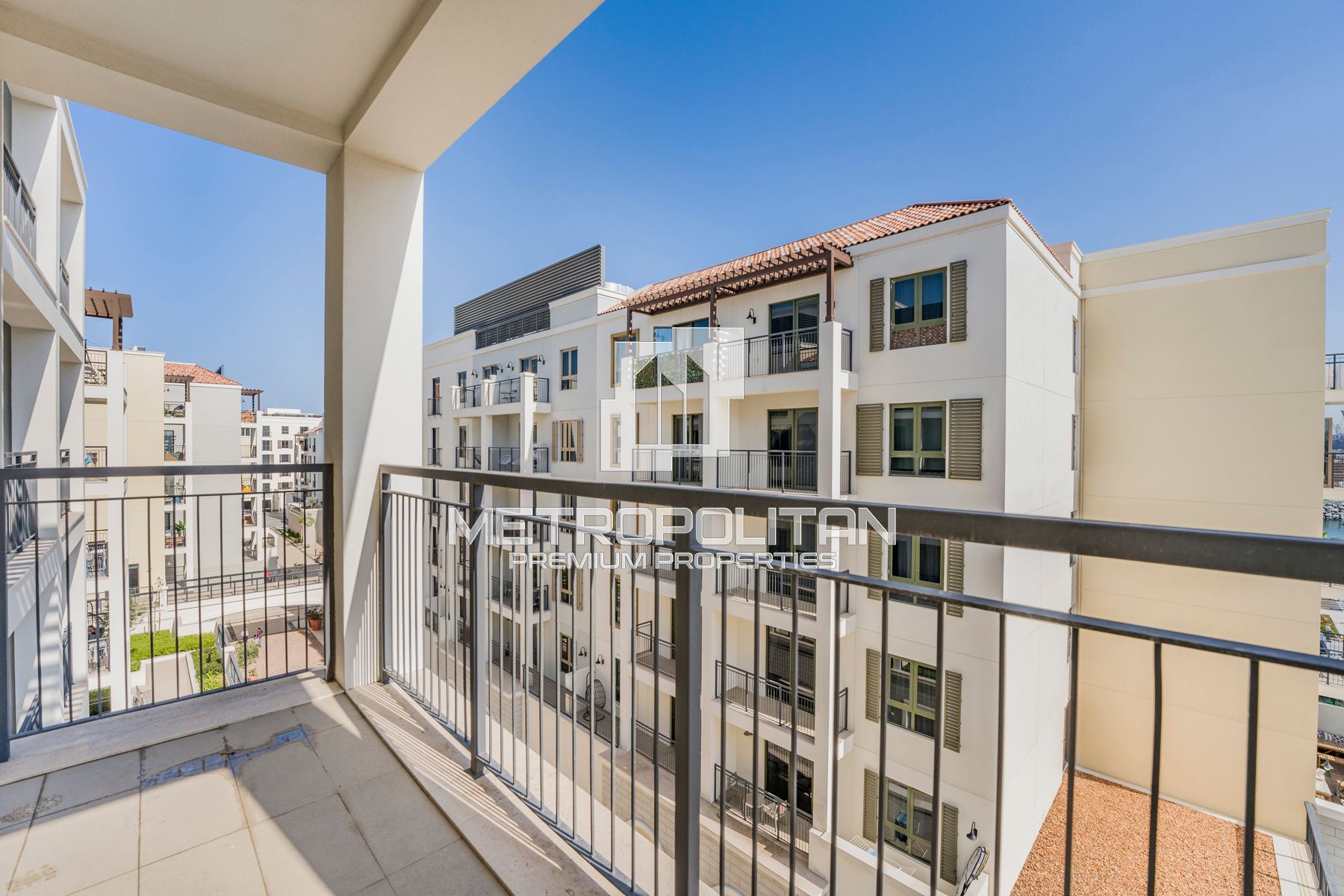 Image - La Rive Building 2, Jumeirah, Dubai | Project - Apartment