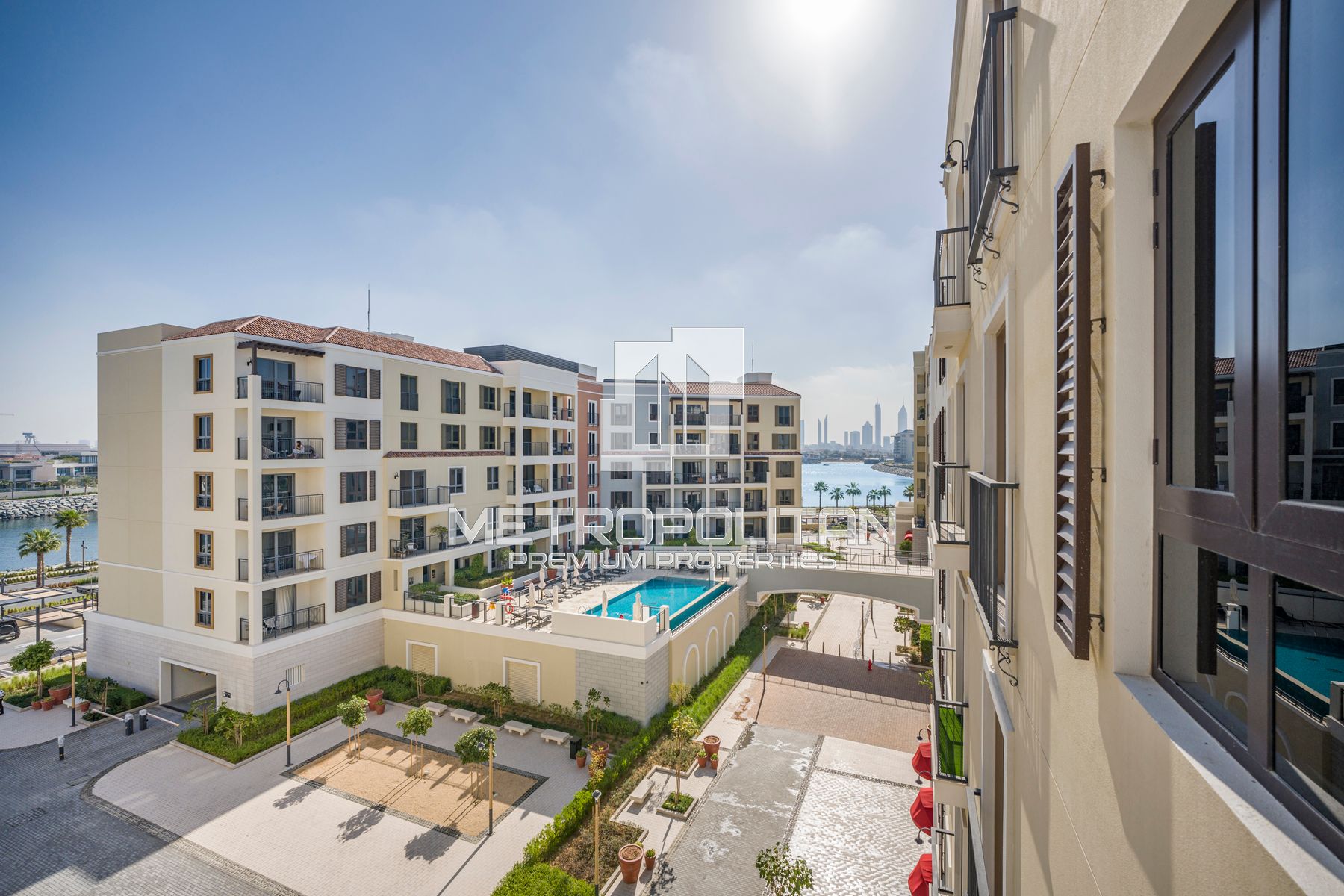 Image - La Rive Building 2, Jumeirah, Dubai | Project - Apartment