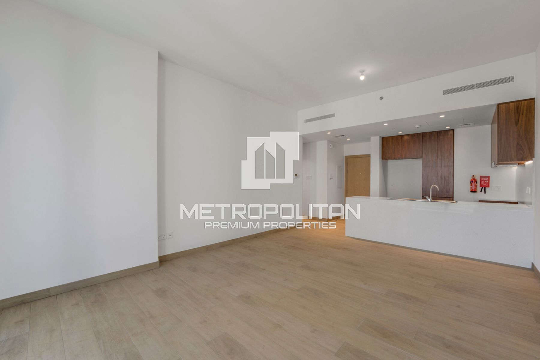 2BR Apartment for Rent in Jumeirah - MR-4118