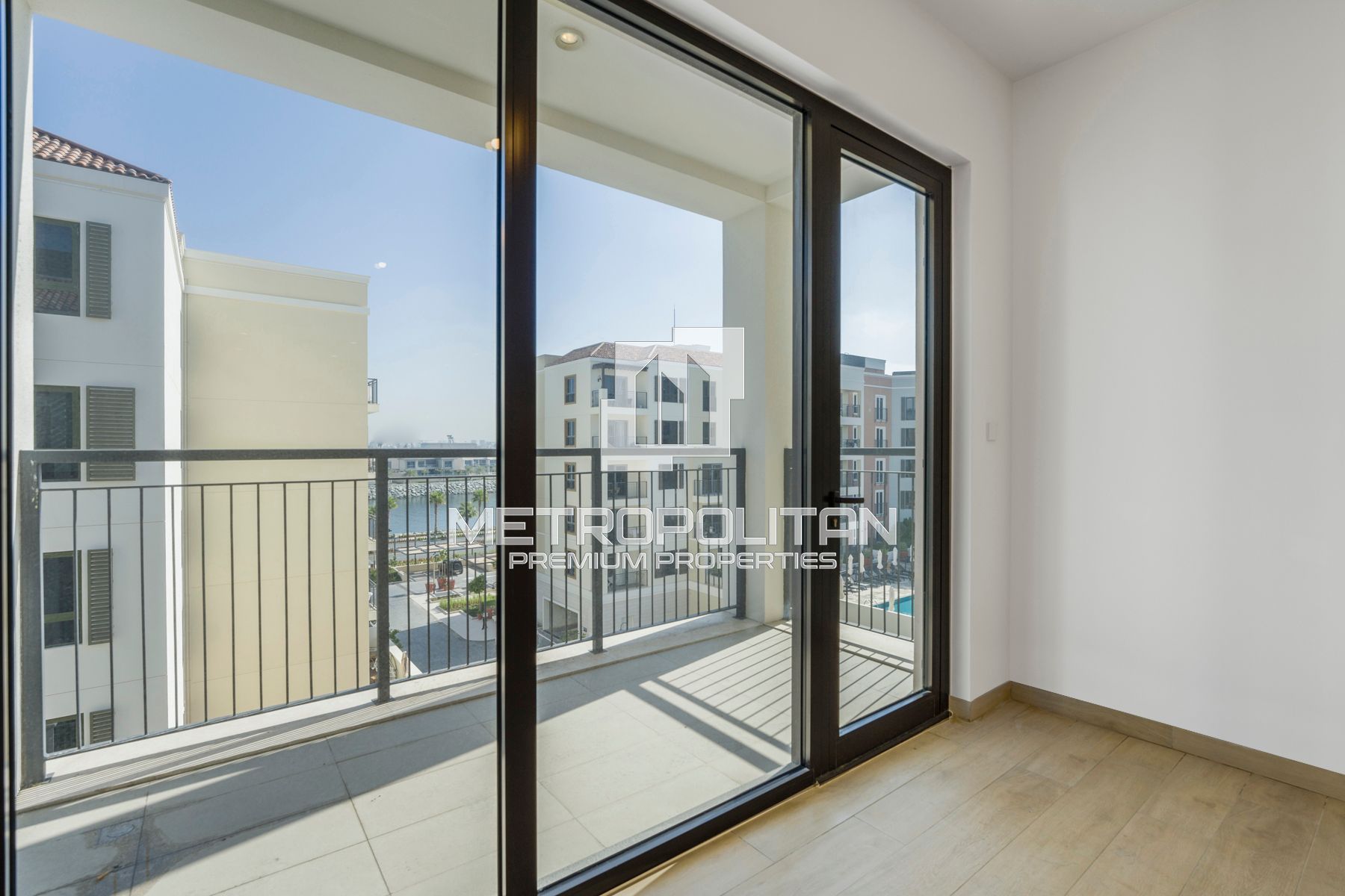 Image - La Rive Building 2, Jumeirah, Dubai | Project - Apartment