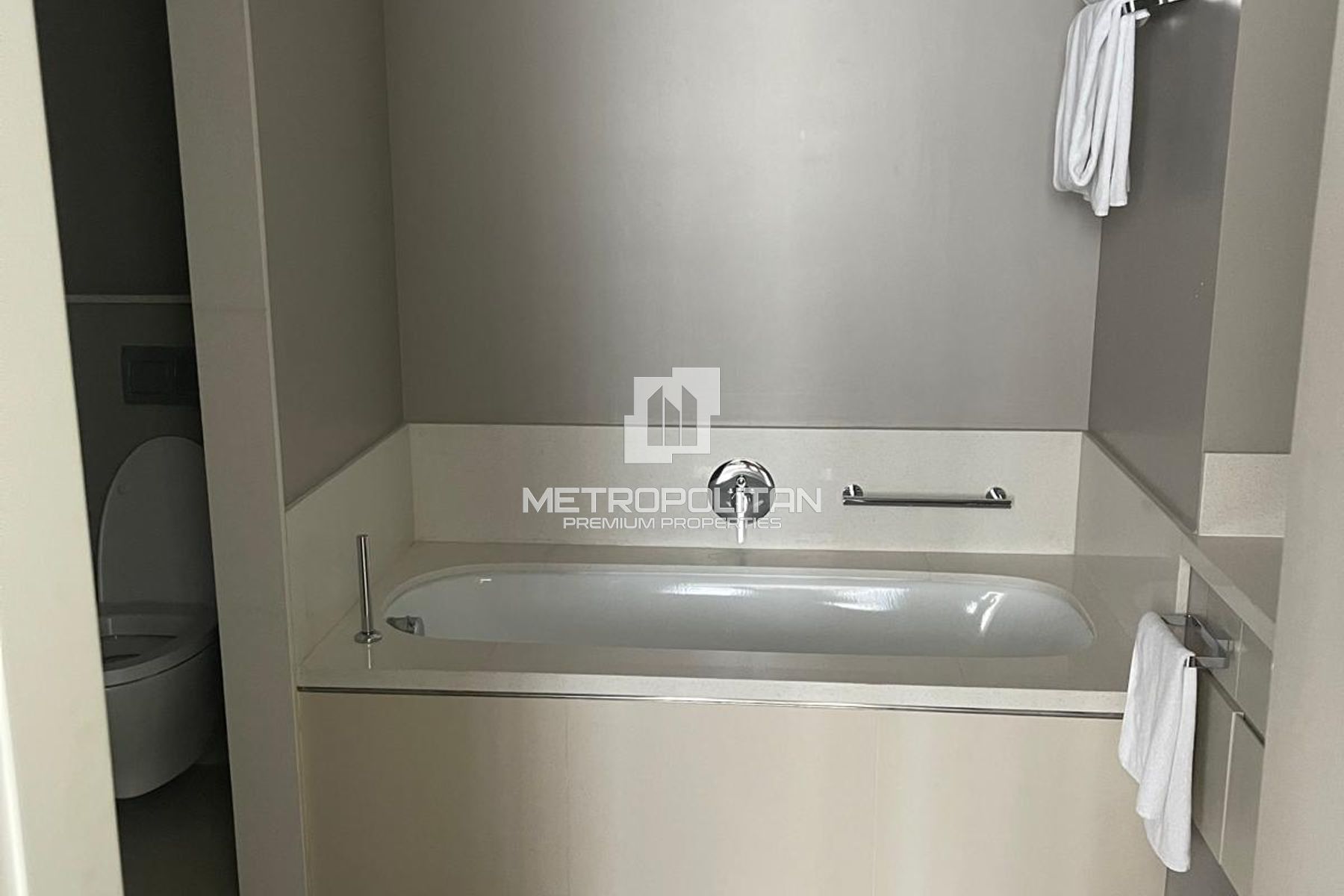 2BR Apartment for Rent in Downtown Dubai – MR-4371