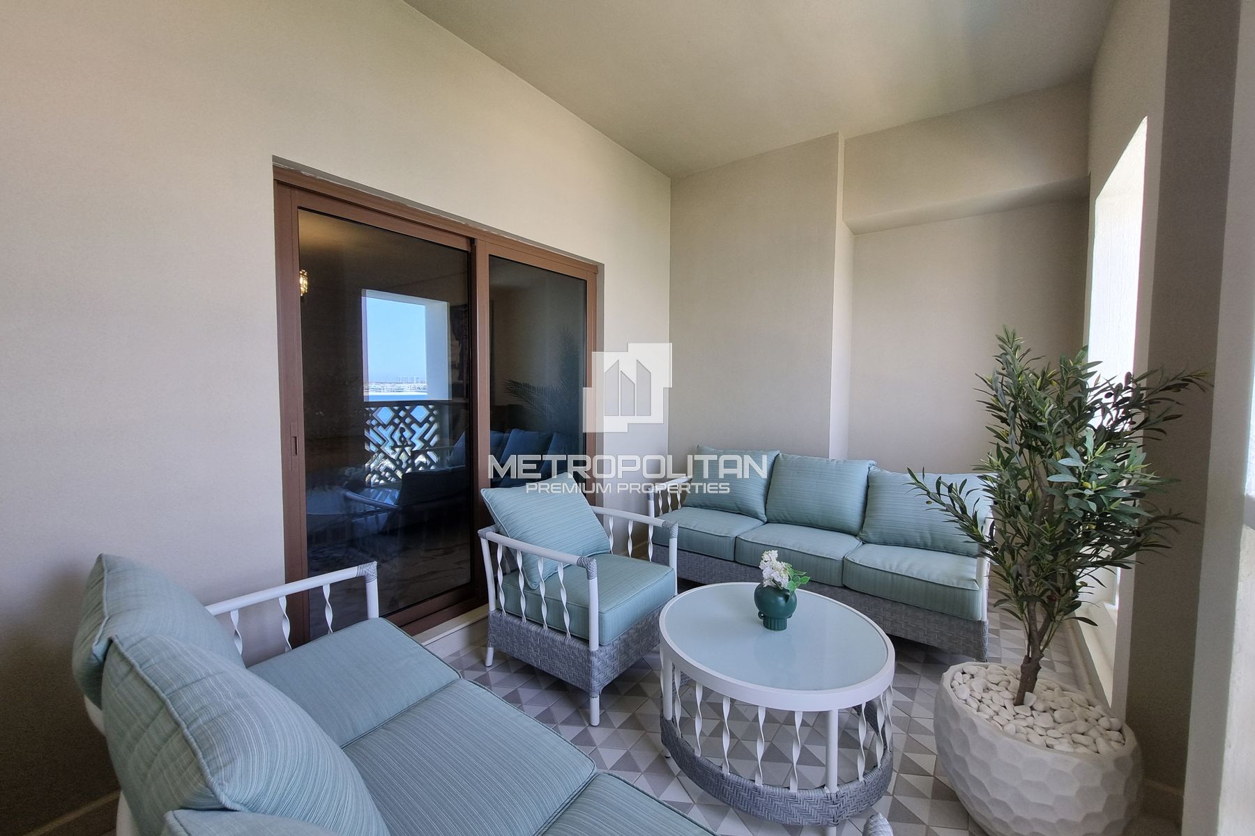 3BR Apartment for Rent in Palm Jumeirah – MR-4438