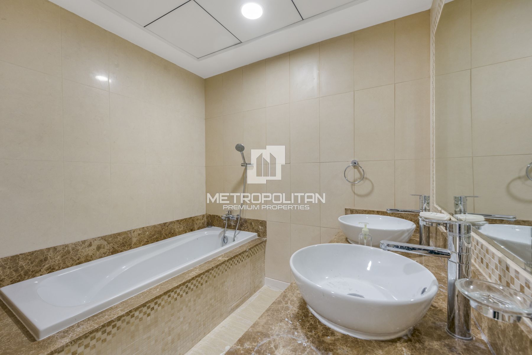 3BR Apartment for Rent in Palm Jumeirah – MR-4438