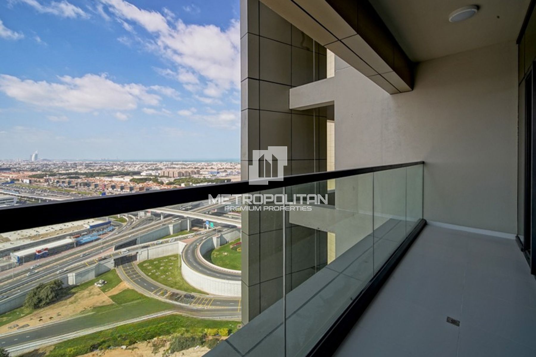 Снять квартиру в Aykon City Tower C, Business Bay - MR-4714
