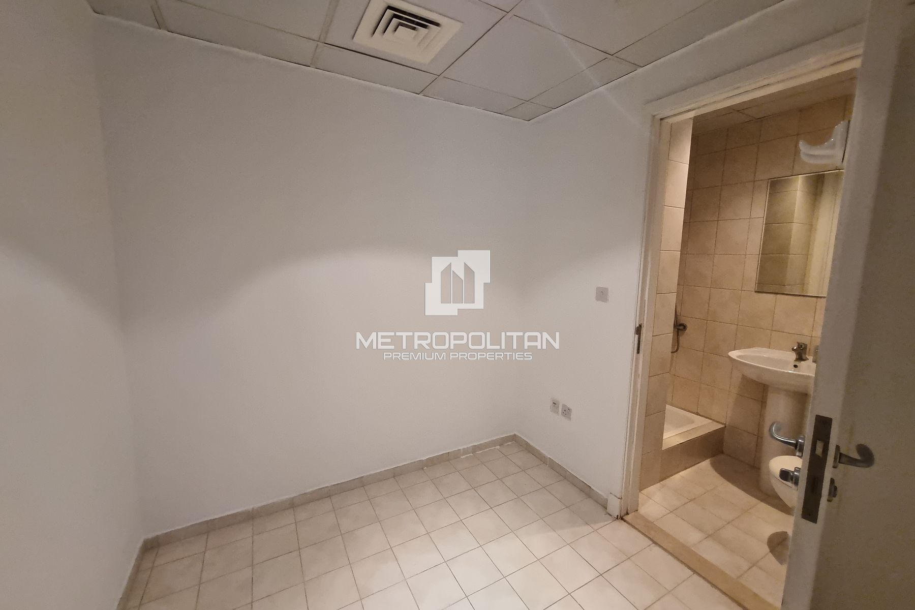 Spacious 2BR| Unfurnished| Well Maintained| Vacant