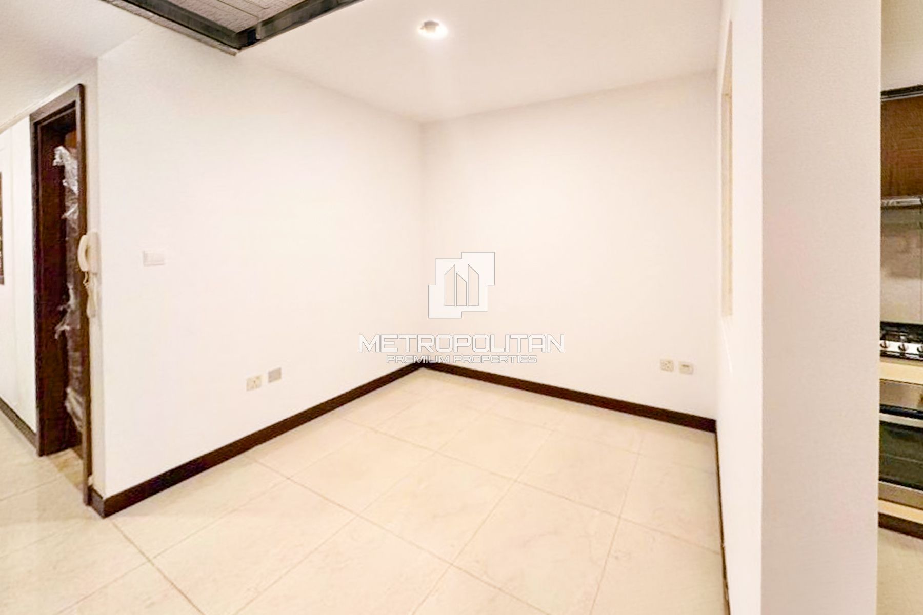 .5BR Apartment for Rent in Jumeirah Village Circle – MR-5812