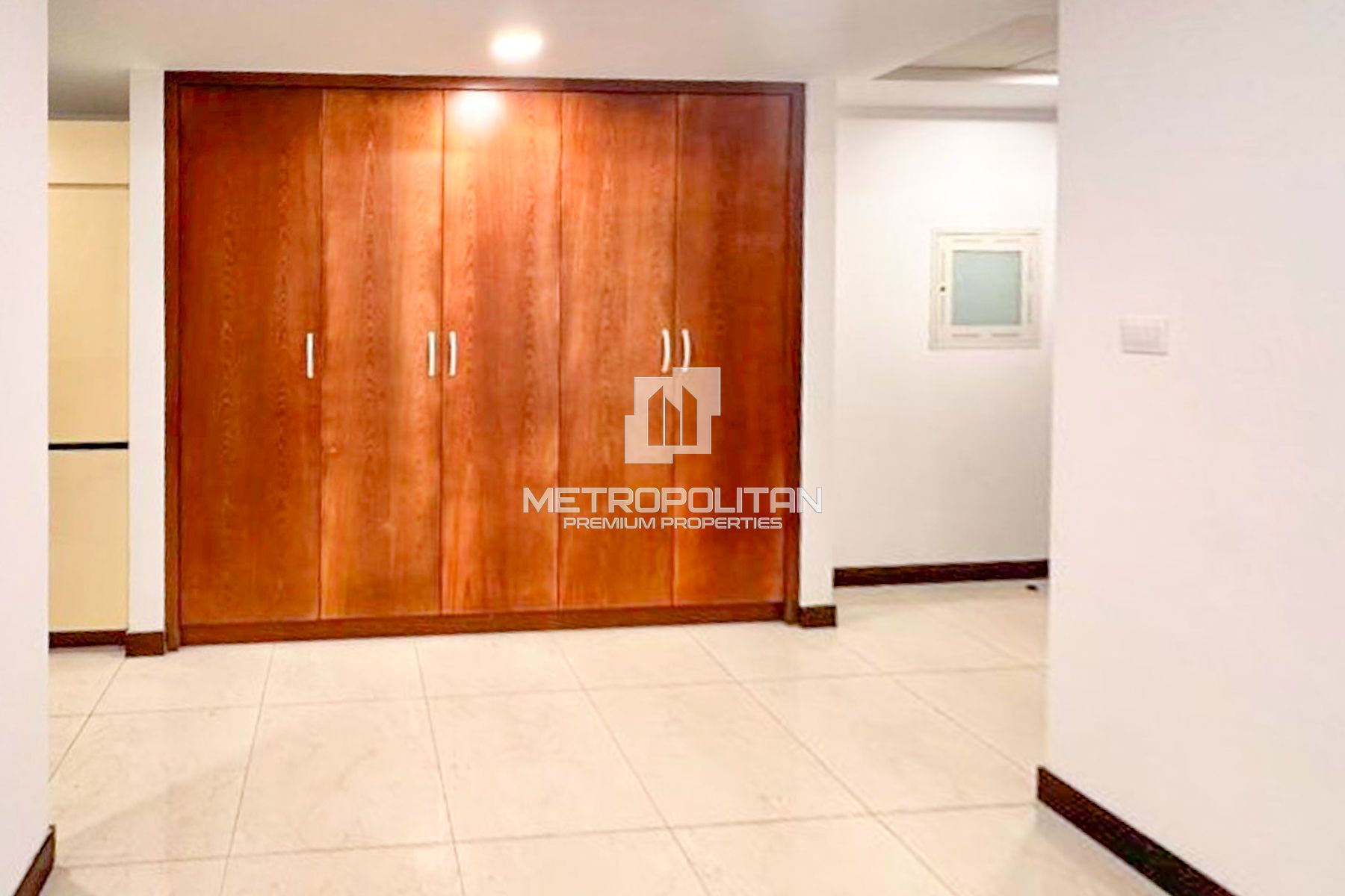 .5BR Apartment for Rent in Jumeirah Village Circle – MR-5812